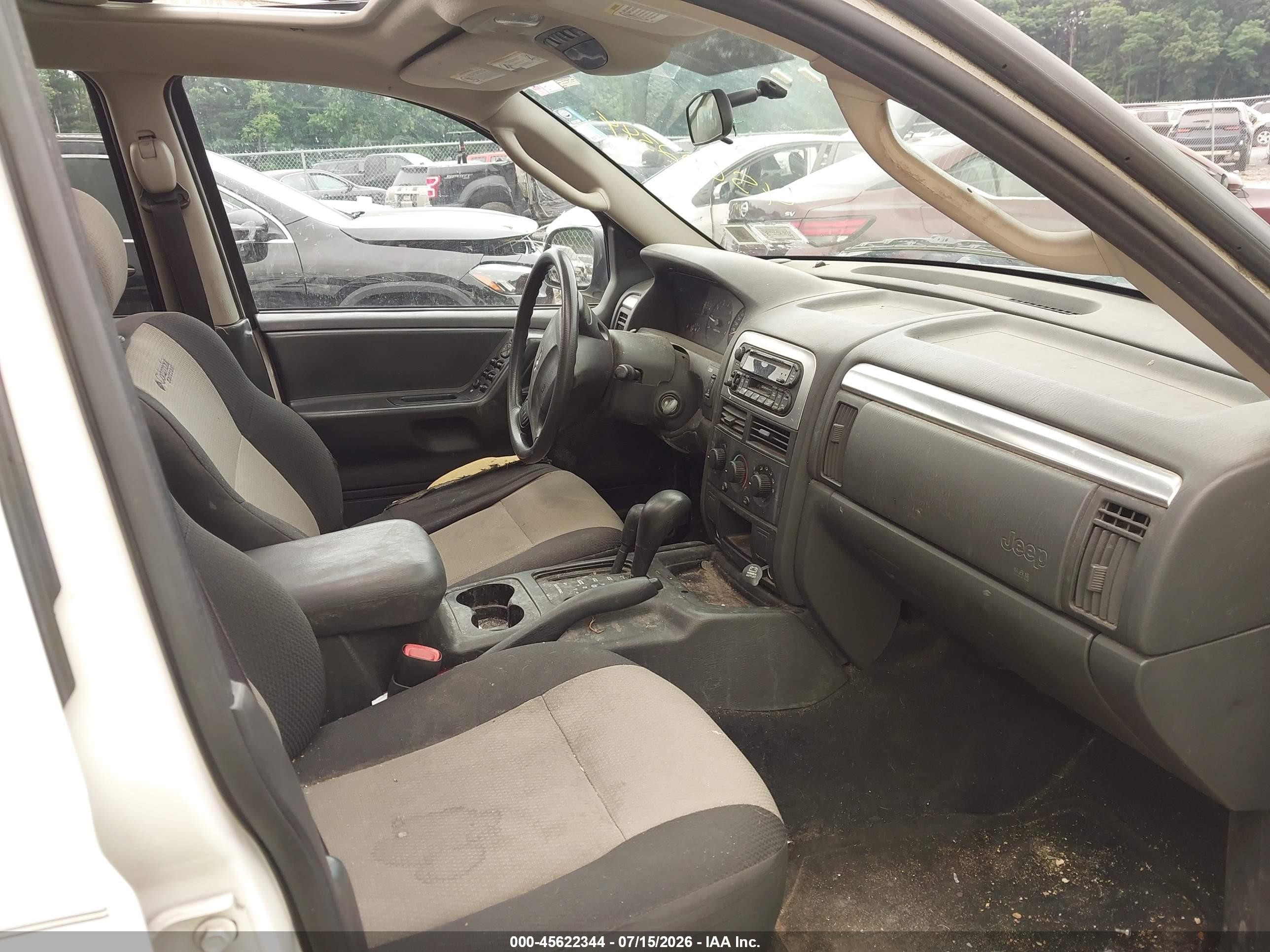 2004 Jeep Grand Cherokee Laredo White vin: 1J4GW48S04C278177