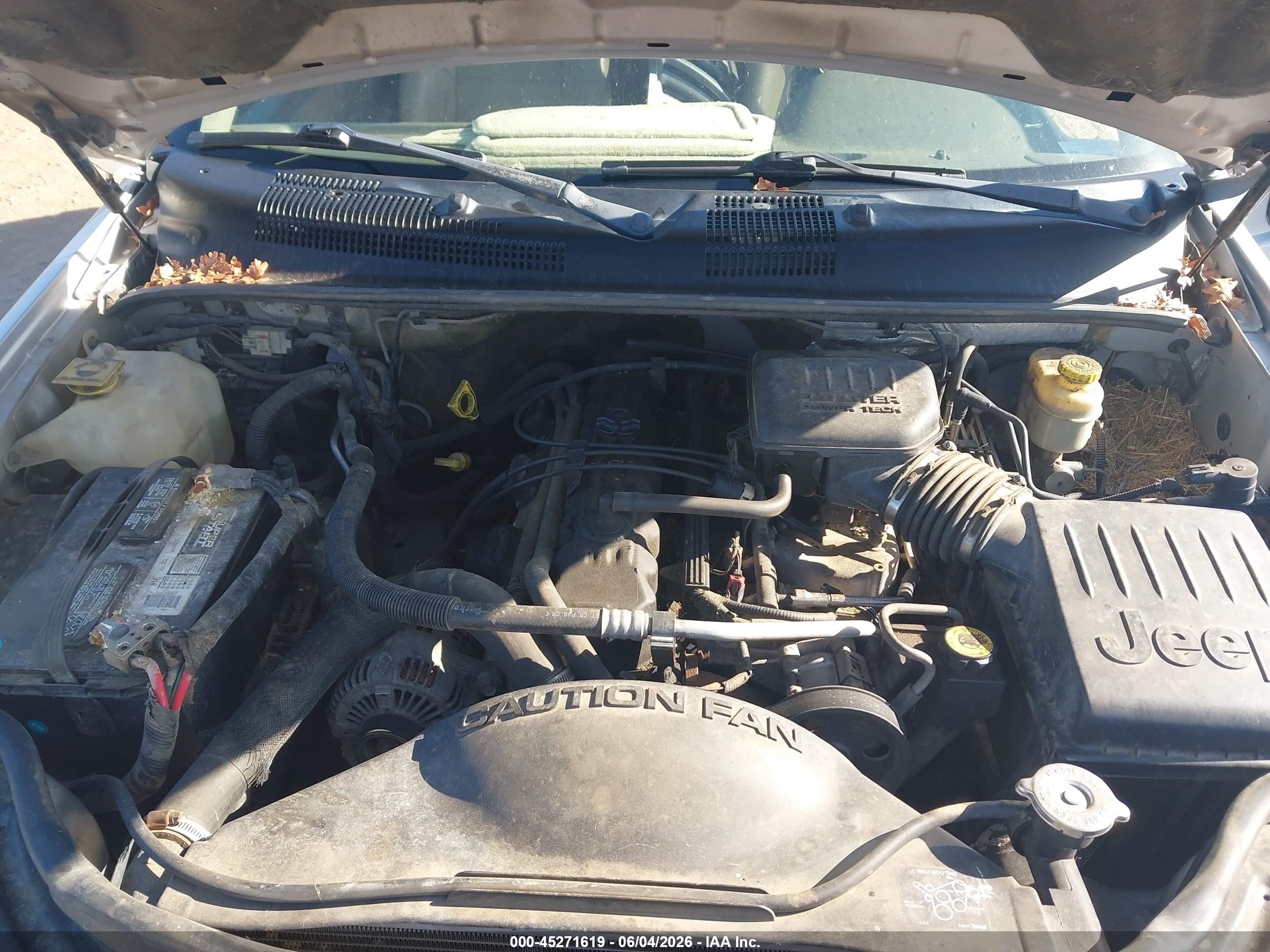 2004 Jeep Grand Cherokee Laredo Silver vin: 1J4GW48S04C326129