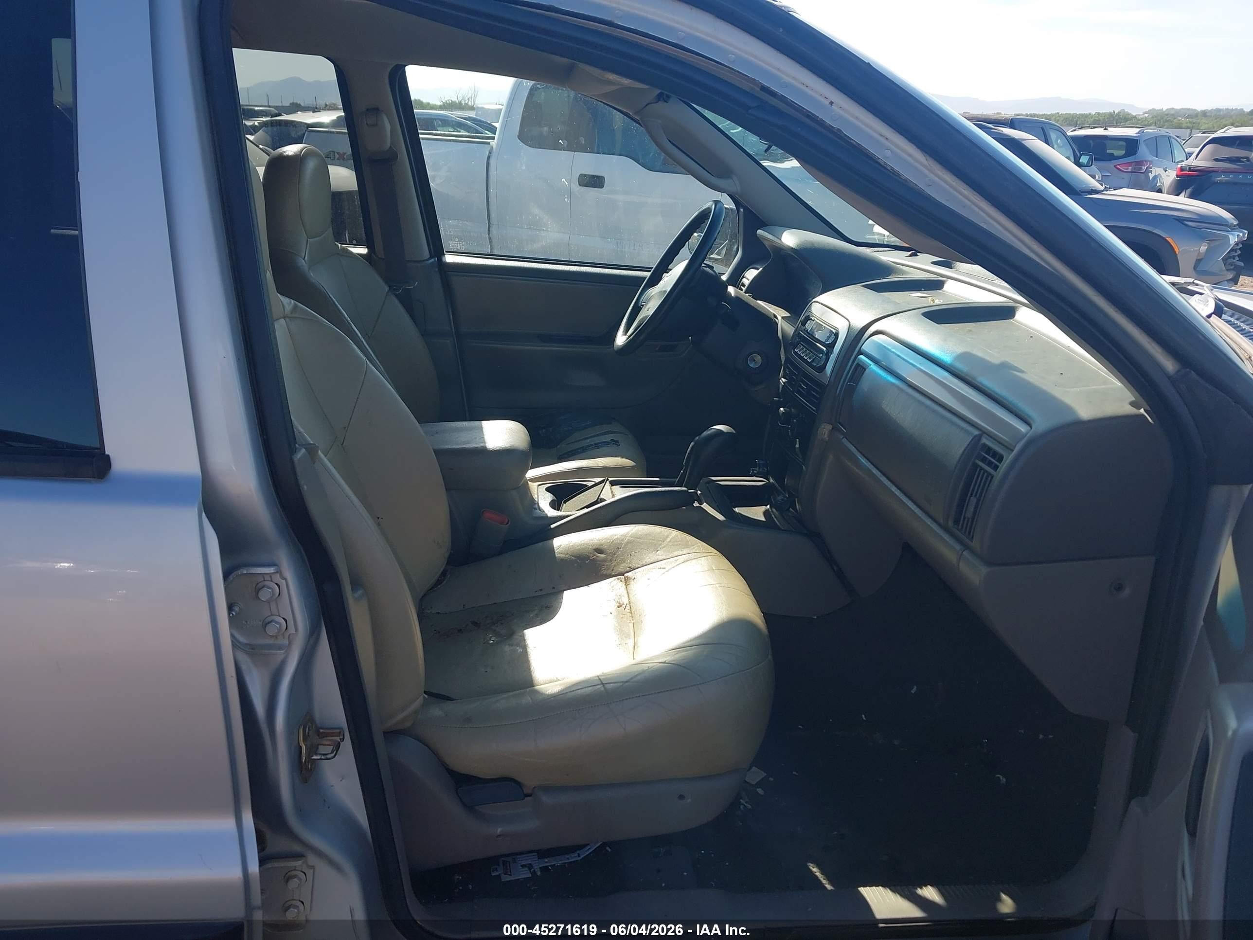 2004 Jeep Grand Cherokee Laredo Silver vin: 1J4GW48S04C326129