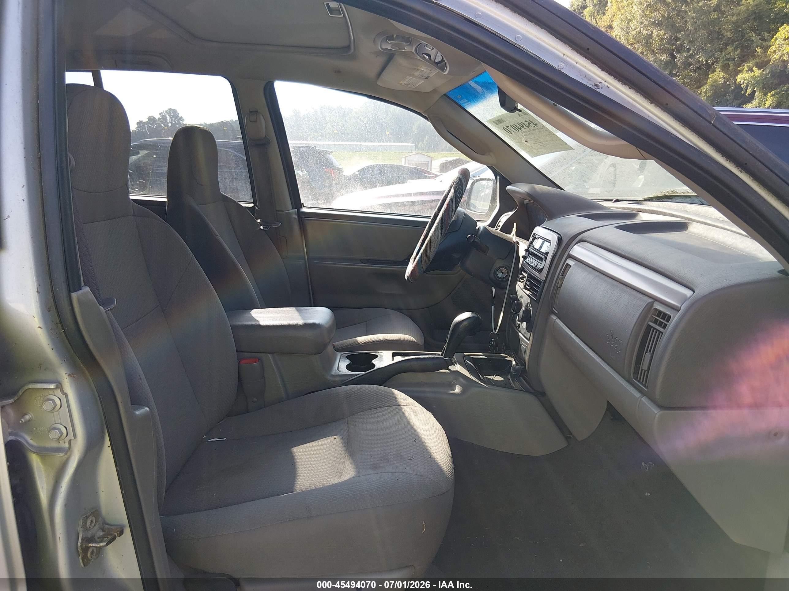 2004 Jeep Grand Cherokee Laredo Silver vin: 1J4GW48S04C414369