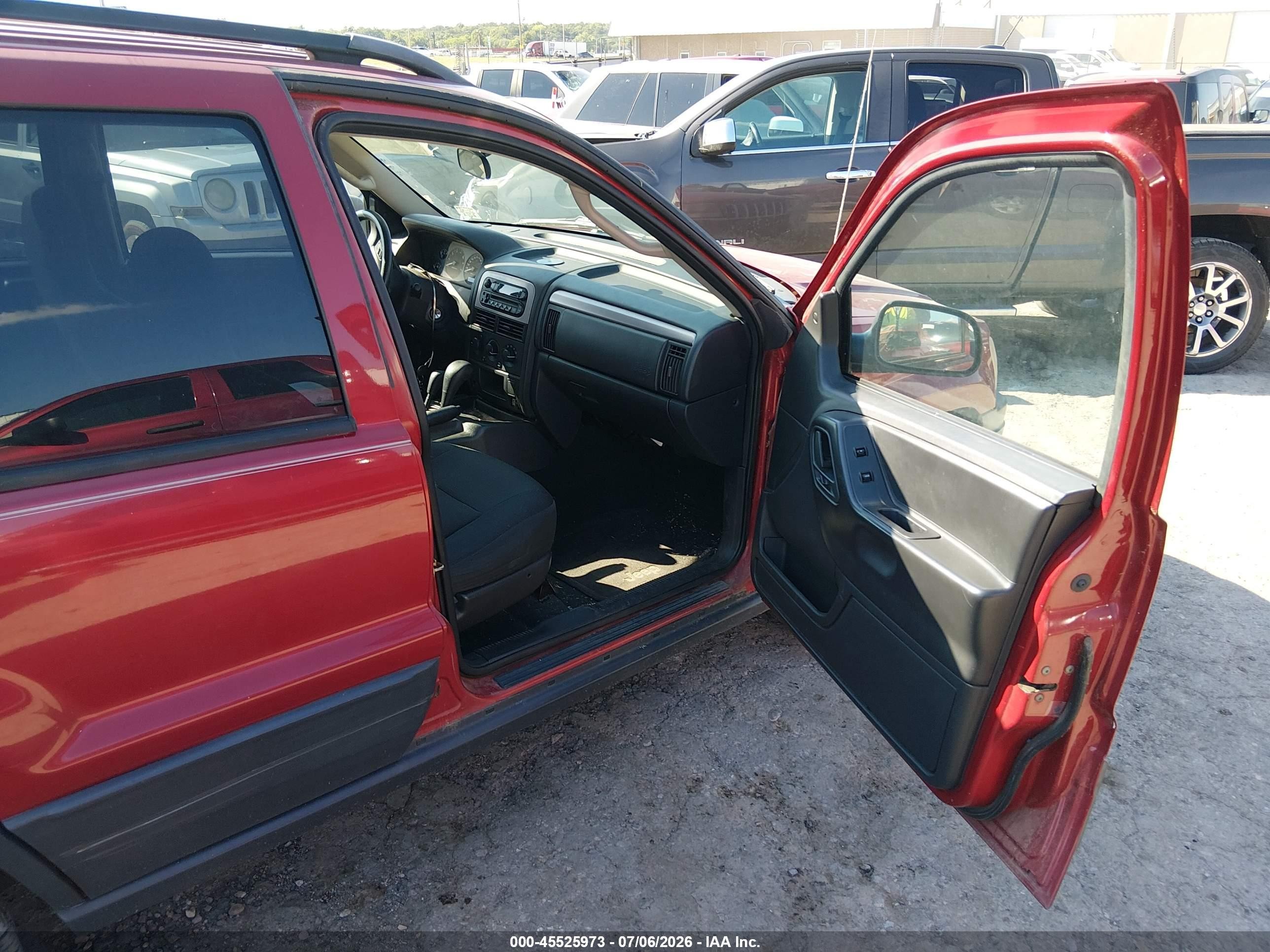 2004 Jeep Grand Cherokee Laredo Red vin: 1J4GW48S04C425341