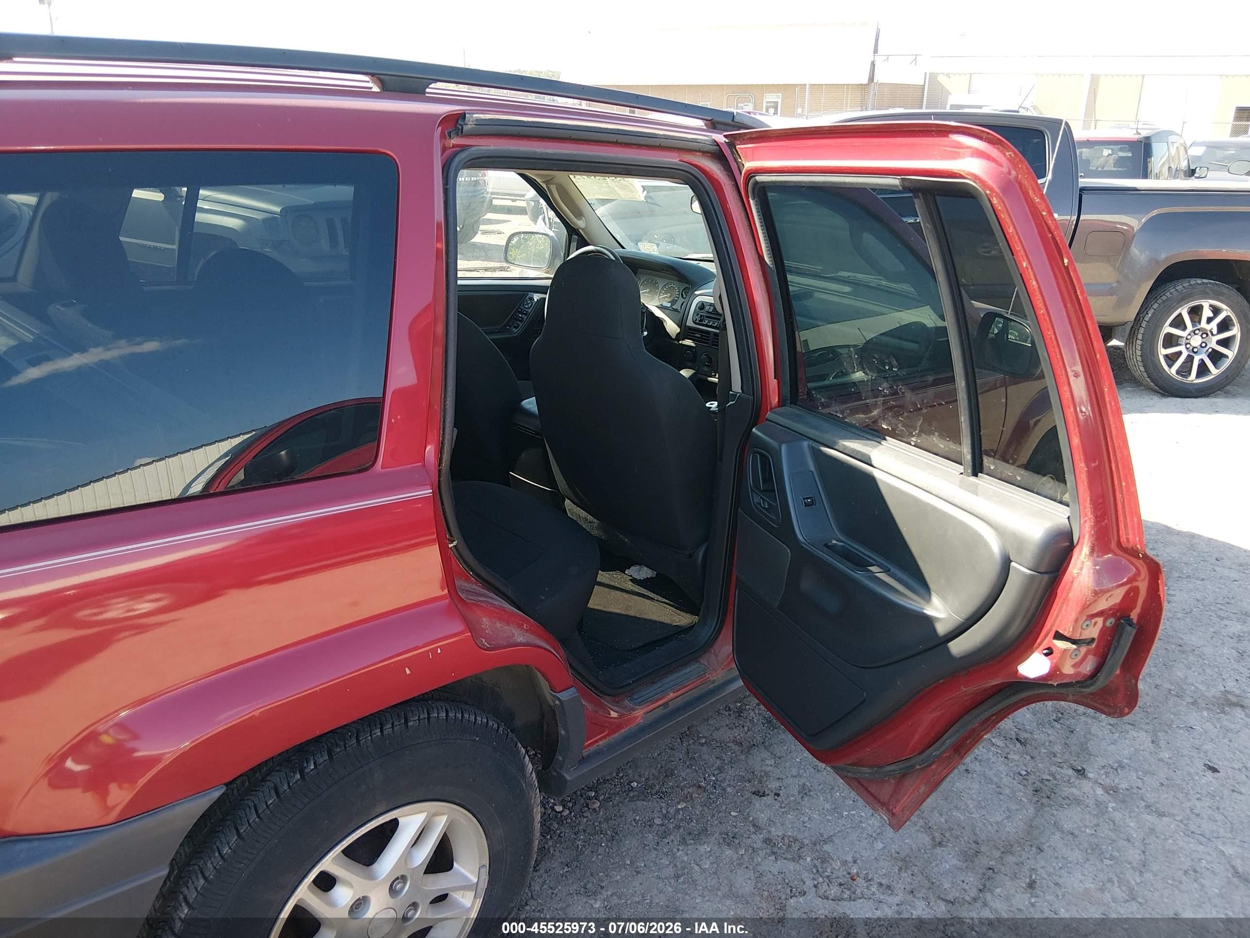 2004 Jeep Grand Cherokee Laredo Red vin: 1J4GW48S04C425341