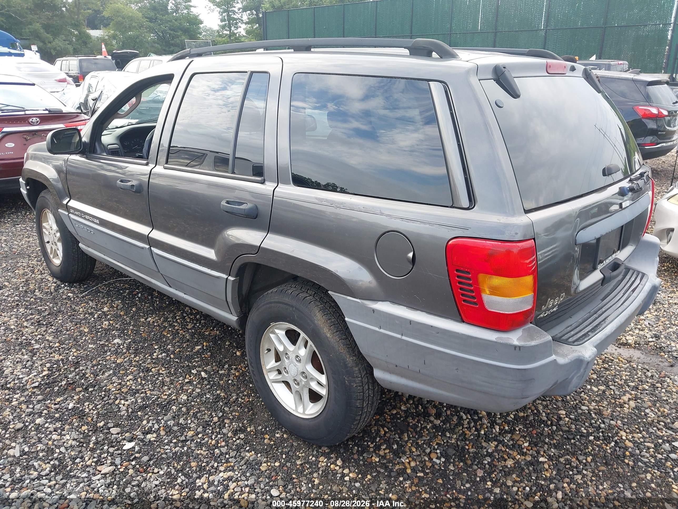 2002 Jeep Grand Cherokee Laredo Gray vin: 1J4GW48S12C124073