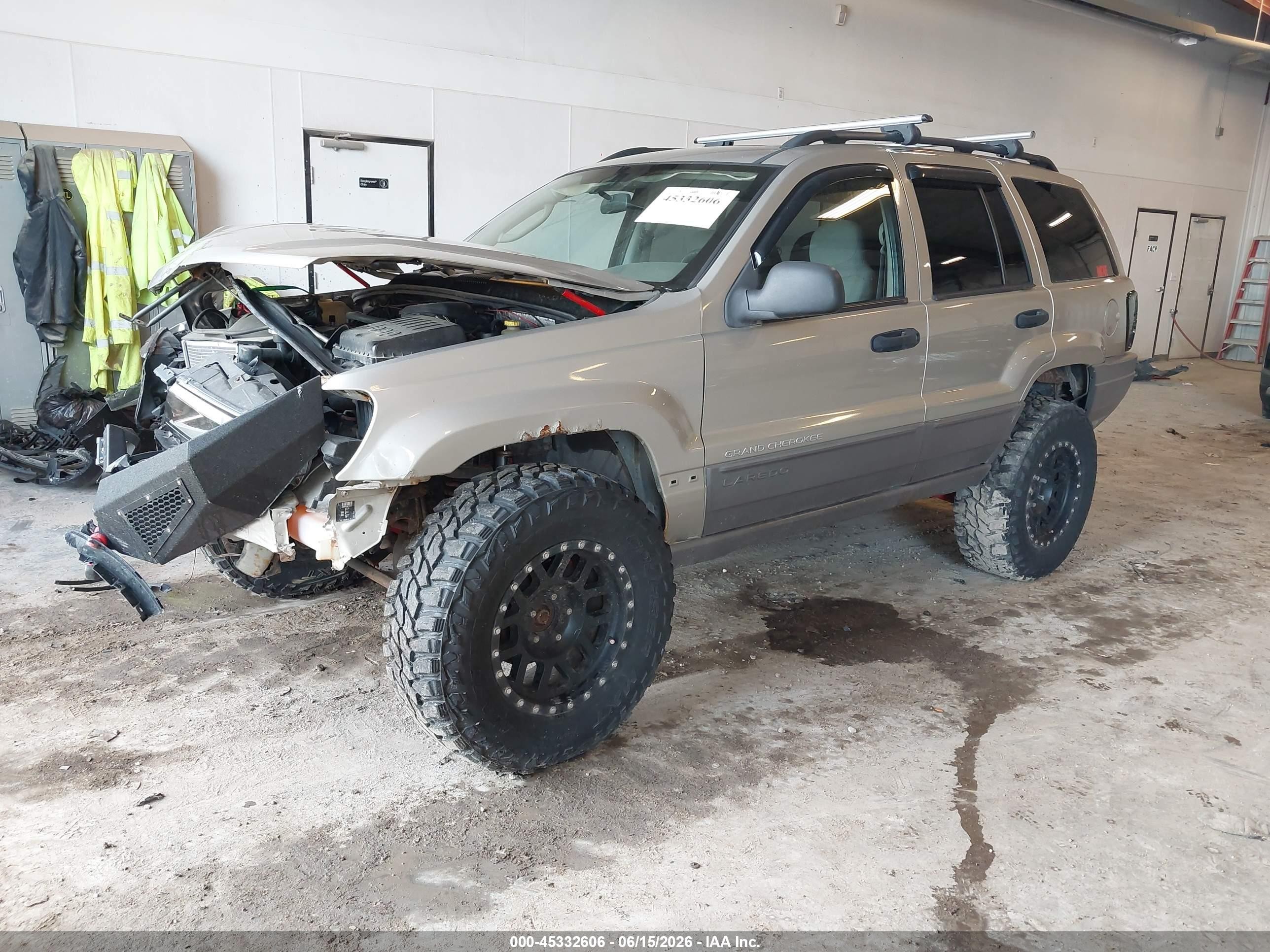 2004 Jeep Grand Cherokee Laredo Silver vin: 1J4GW48S14C185202