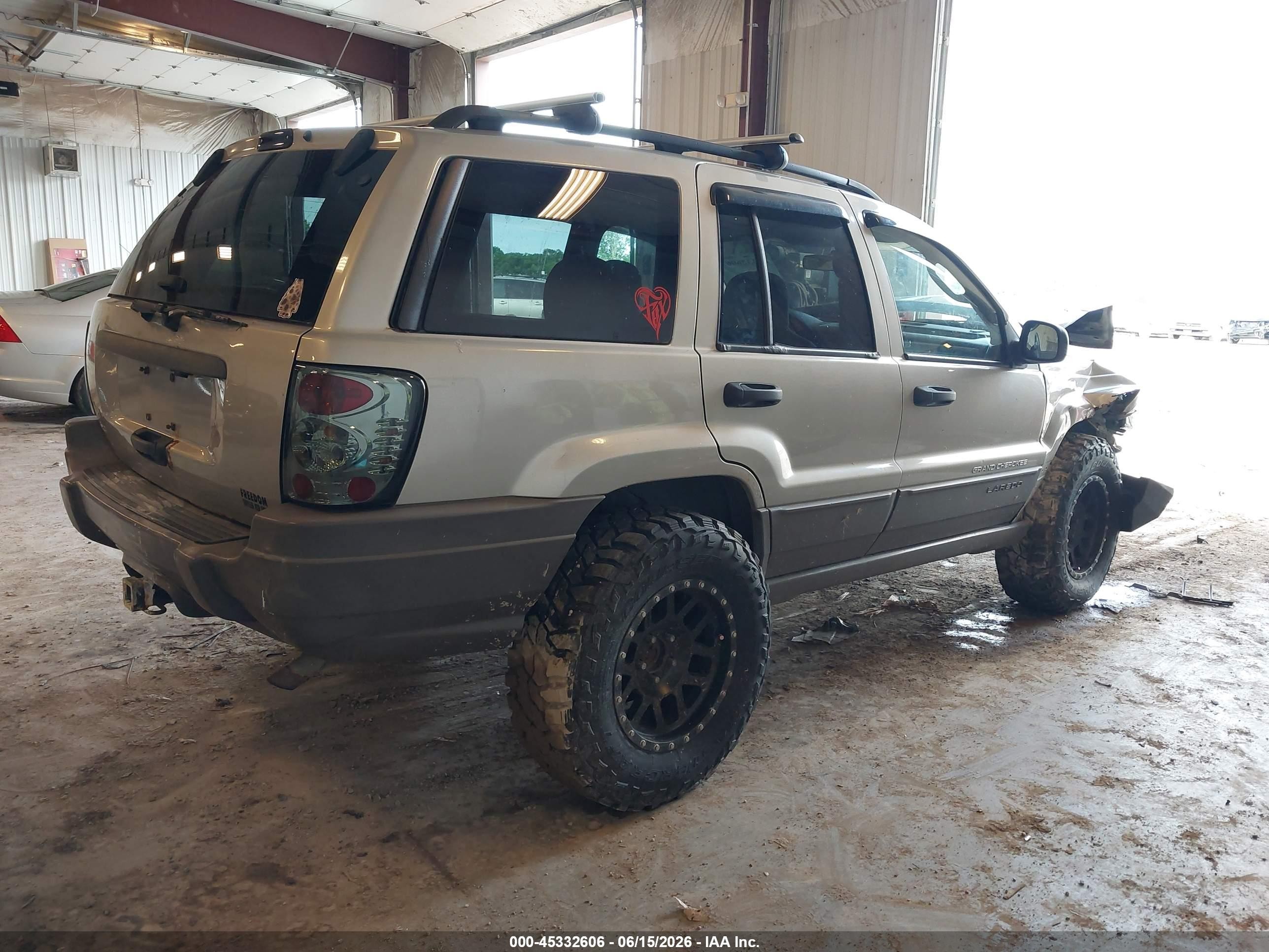 2004 Jeep Grand Cherokee Laredo Silver vin: 1J4GW48S14C185202