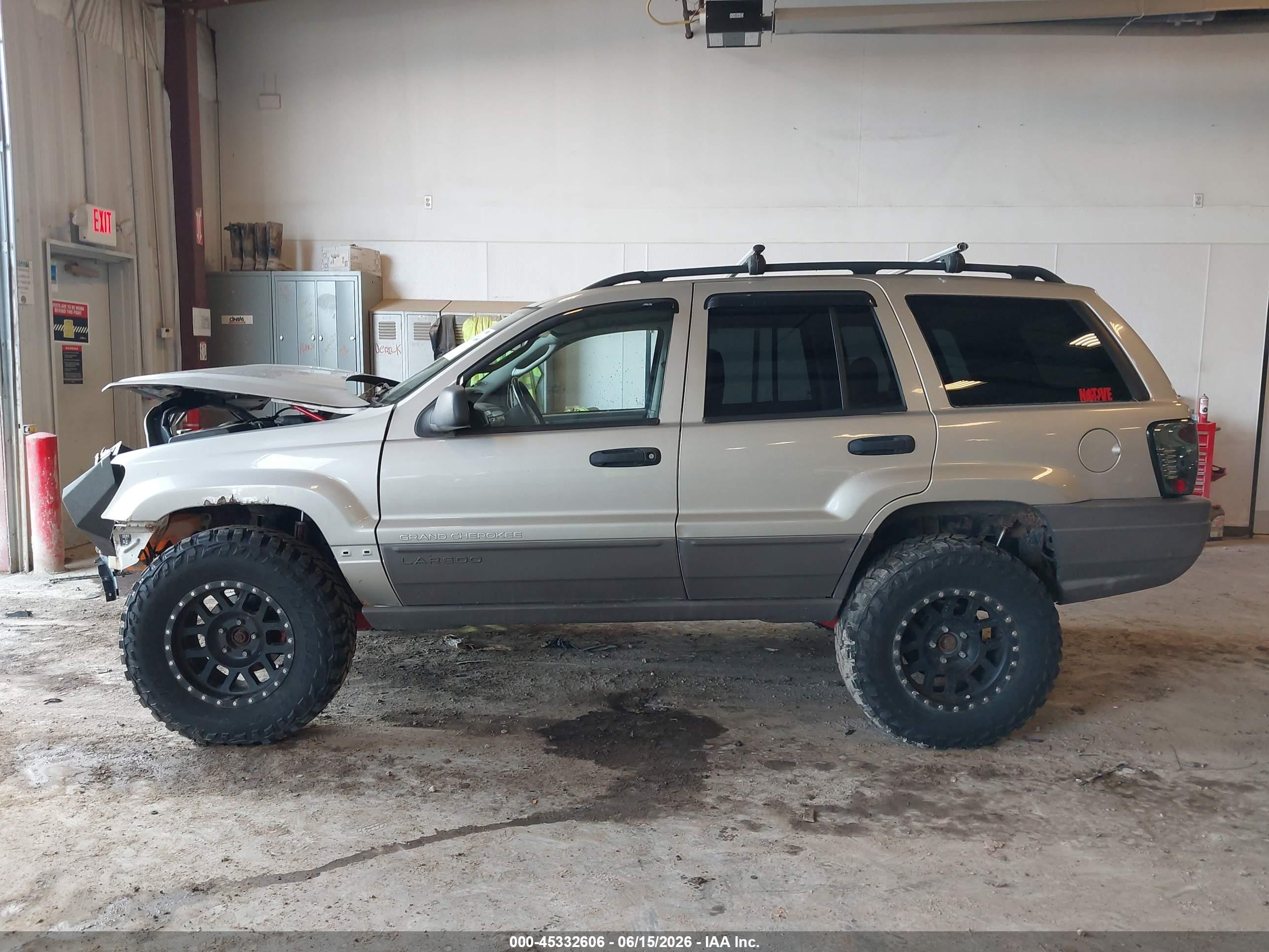 2004 Jeep Grand Cherokee Laredo Silver vin: 1J4GW48S14C185202