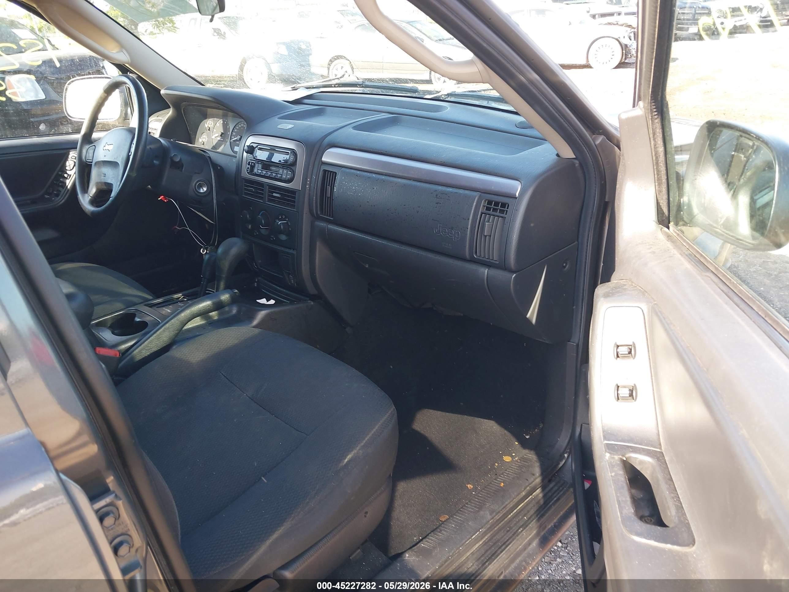2003 Jeep Grand Cherokee Laredo Gray vin: 1J4GW48S23C567561