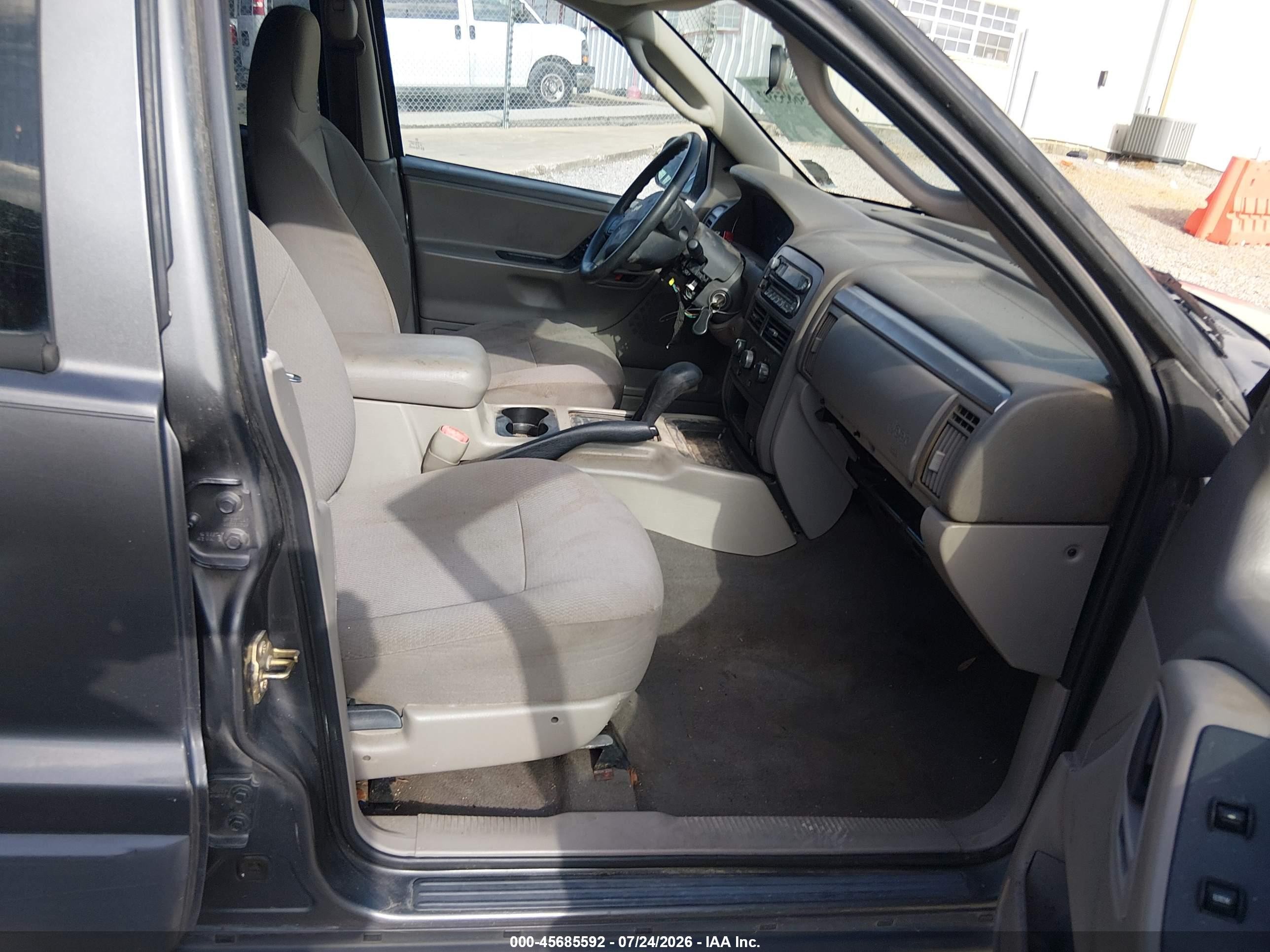 2004 Jeep Grand Cherokee Laredo Gray vin: 1J4GW48S34C143131