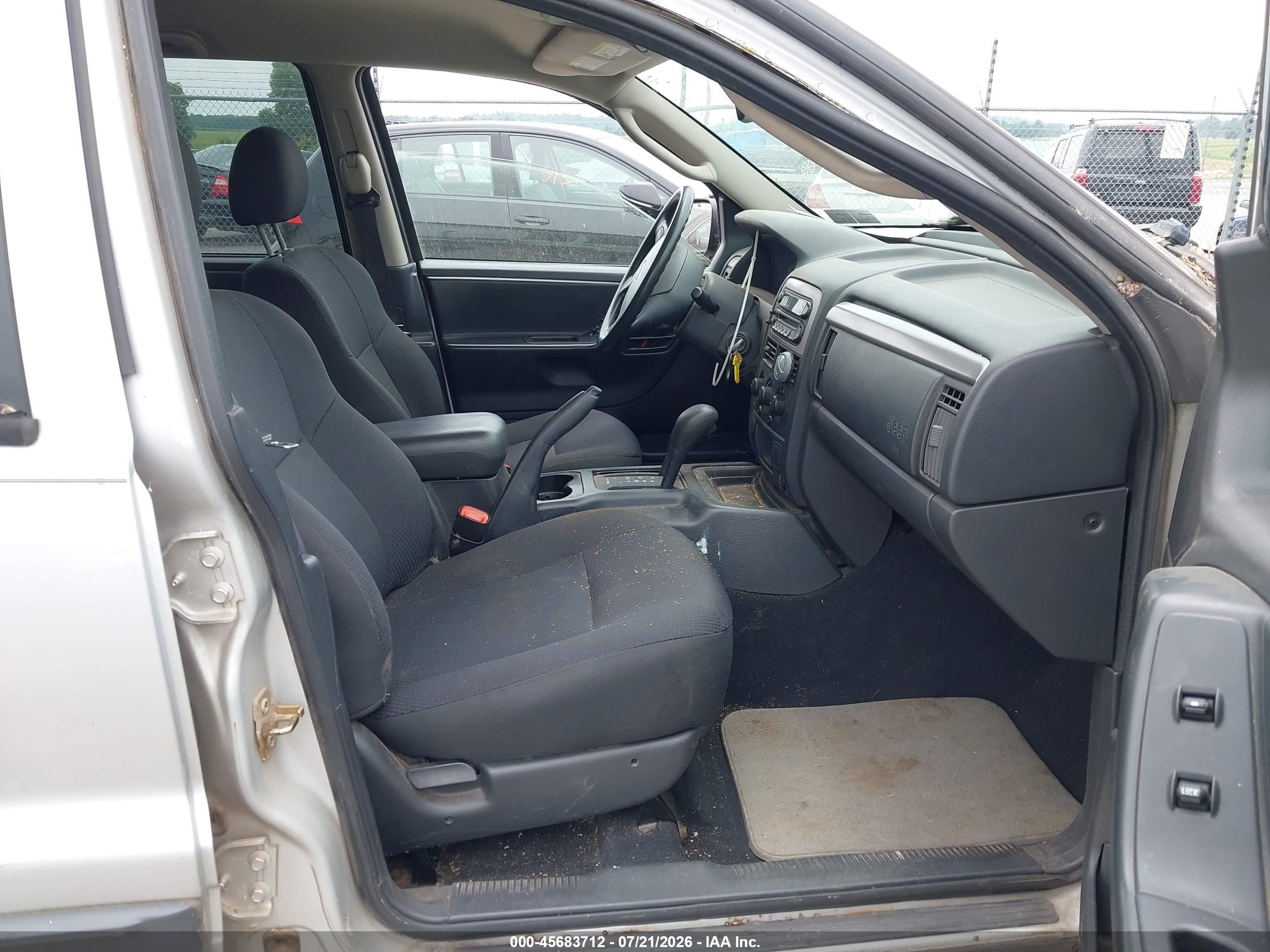 2004 Jeep Grand Cherokee Laredo Silver vin: 1J4GW48S34C337920