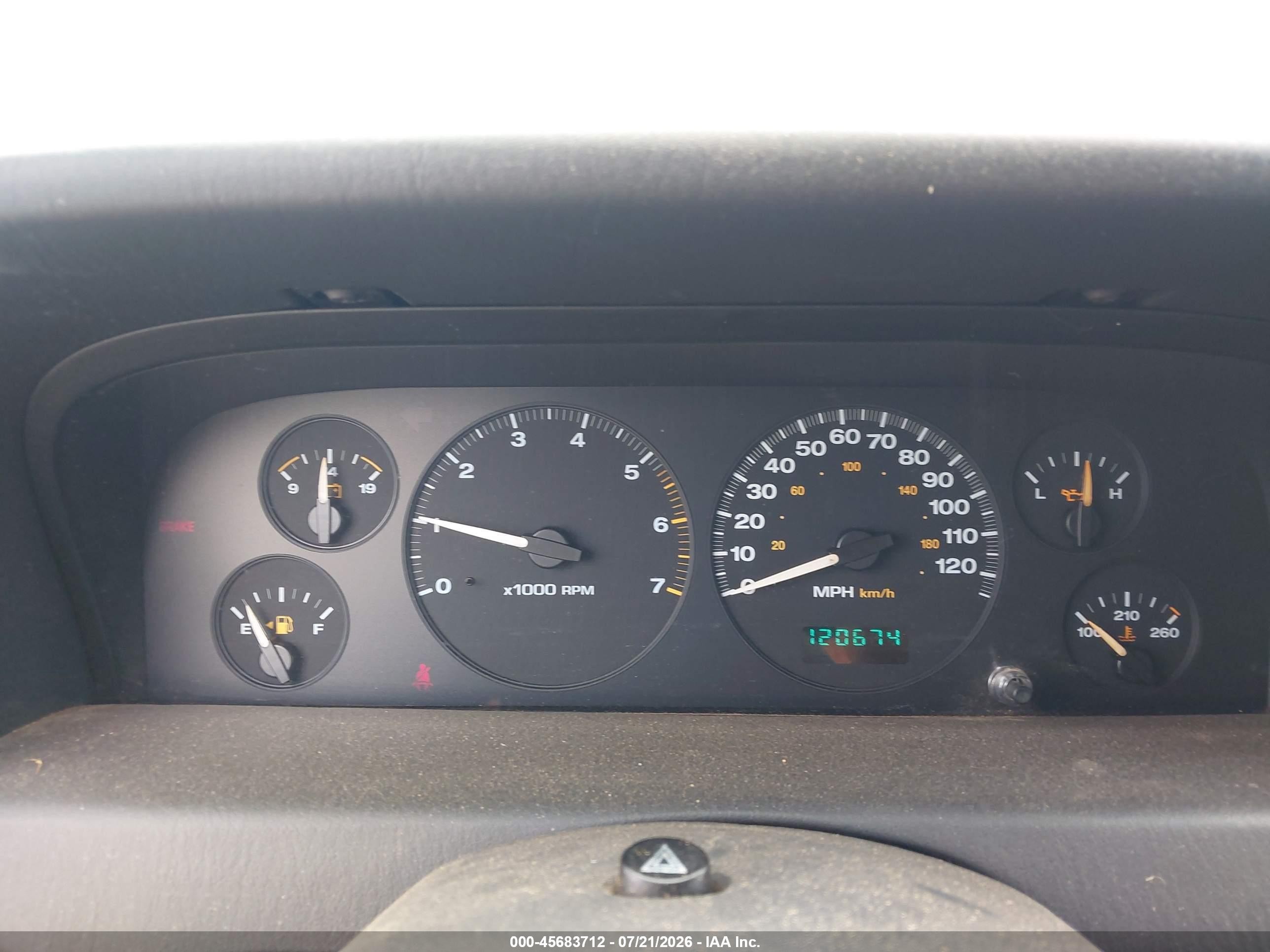 2004 Jeep Grand Cherokee Laredo Silver vin: 1J4GW48S34C337920