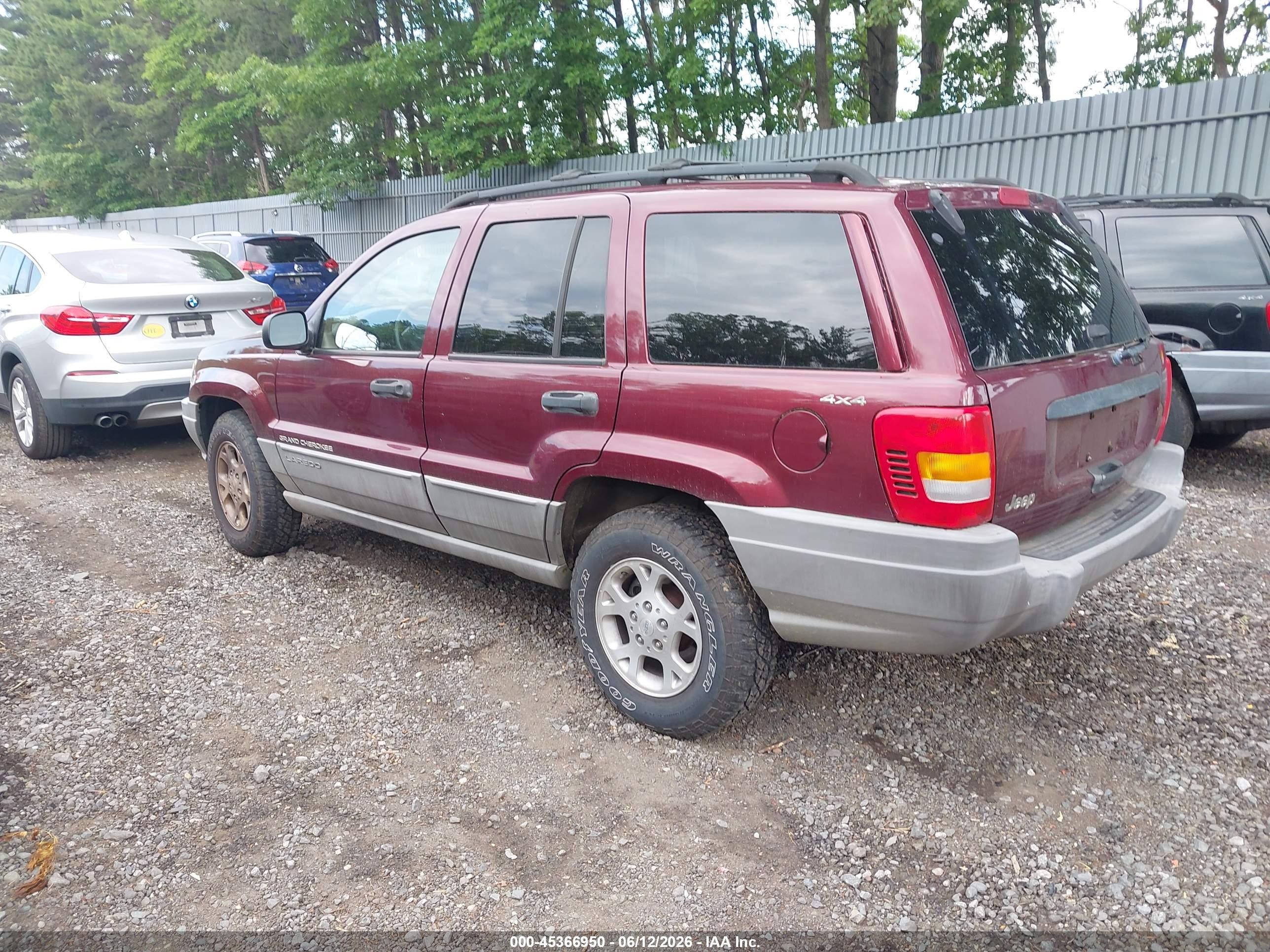 2000 Jeep Grand Cherokee Laredo Red vin: 1J4GW48S3YC266353