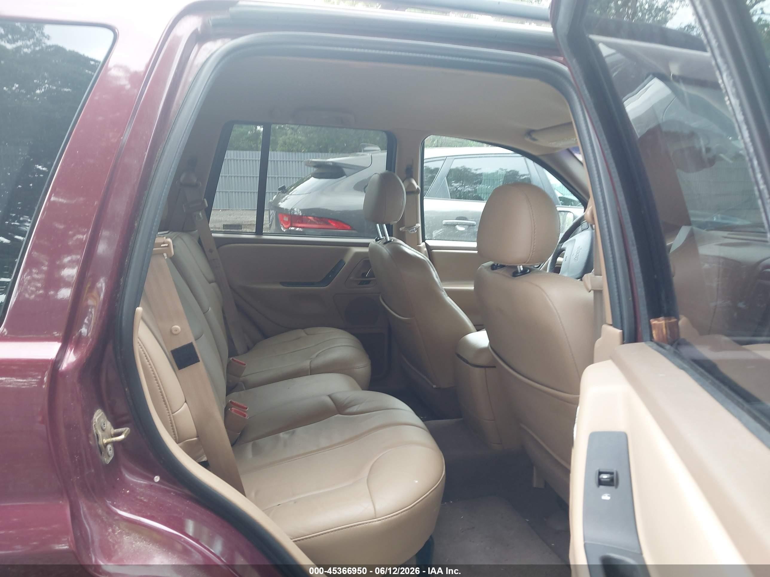2000 Jeep Grand Cherokee Laredo Red vin: 1J4GW48S3YC266353