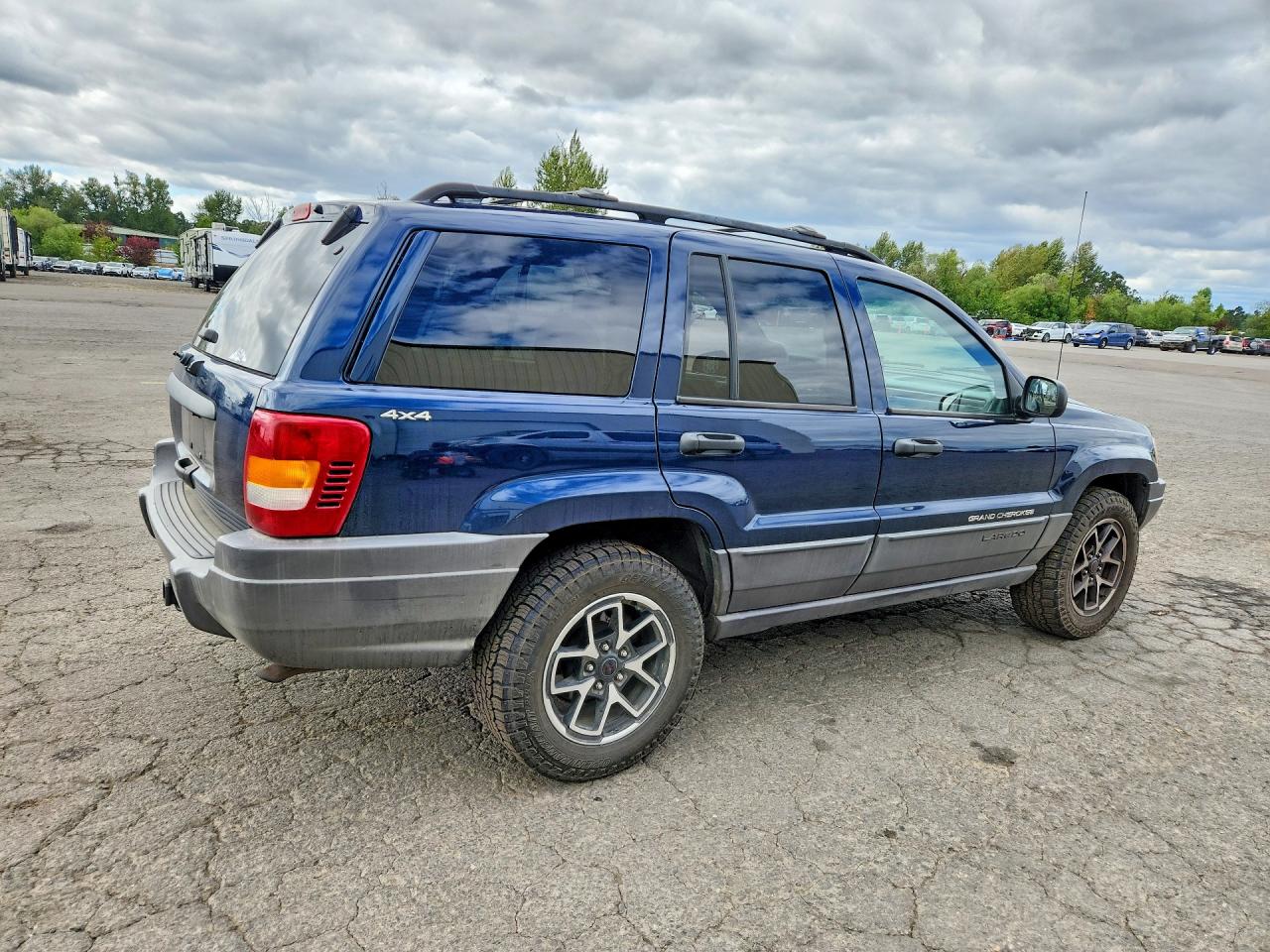 2000 Jeep Grand Cherokee Laredo Blue vin: 1J4GW48S3YC289633