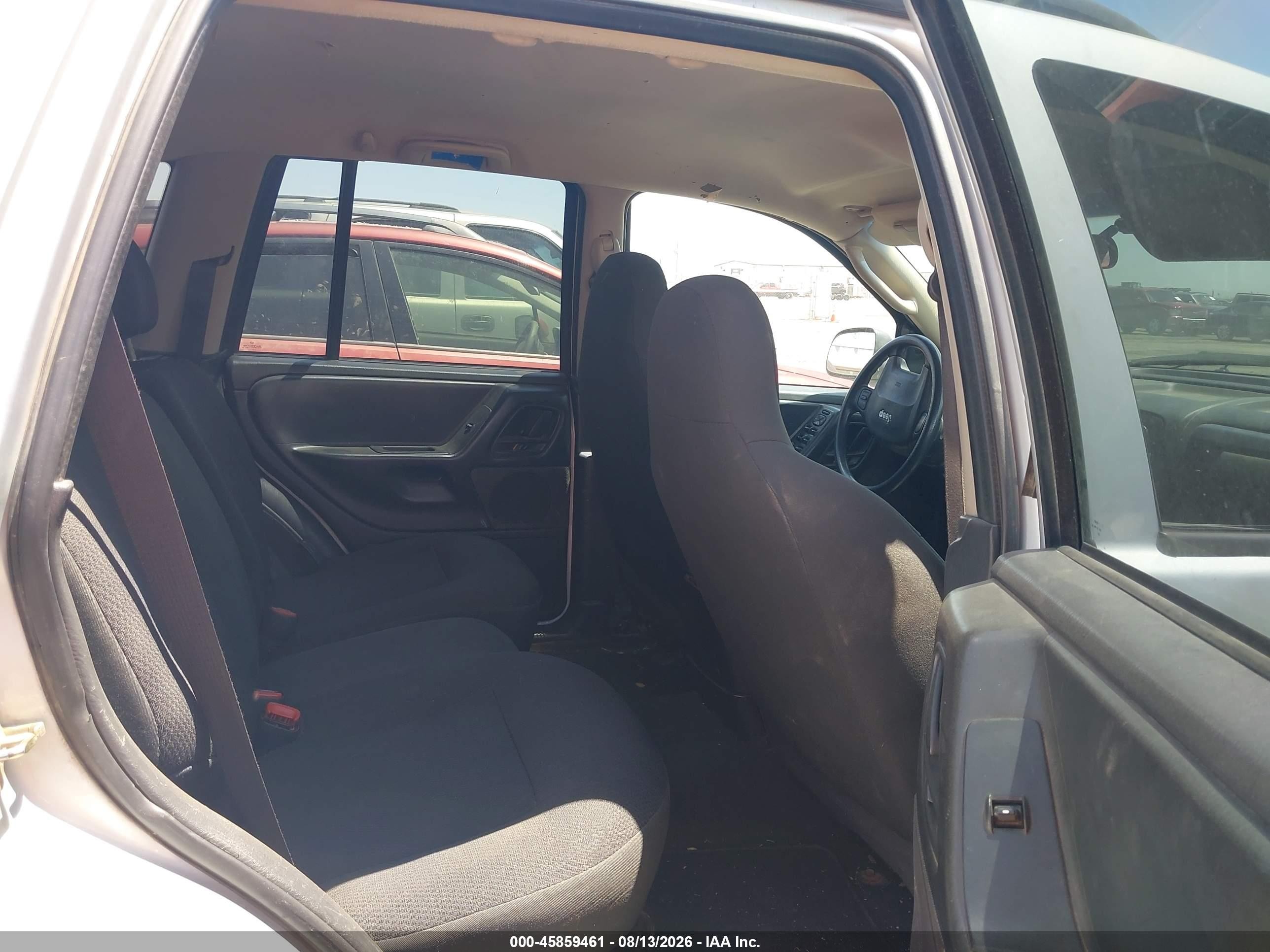 2004 Jeep Grand Cherokee Laredo Silver vin: 1J4GW48S44C406078