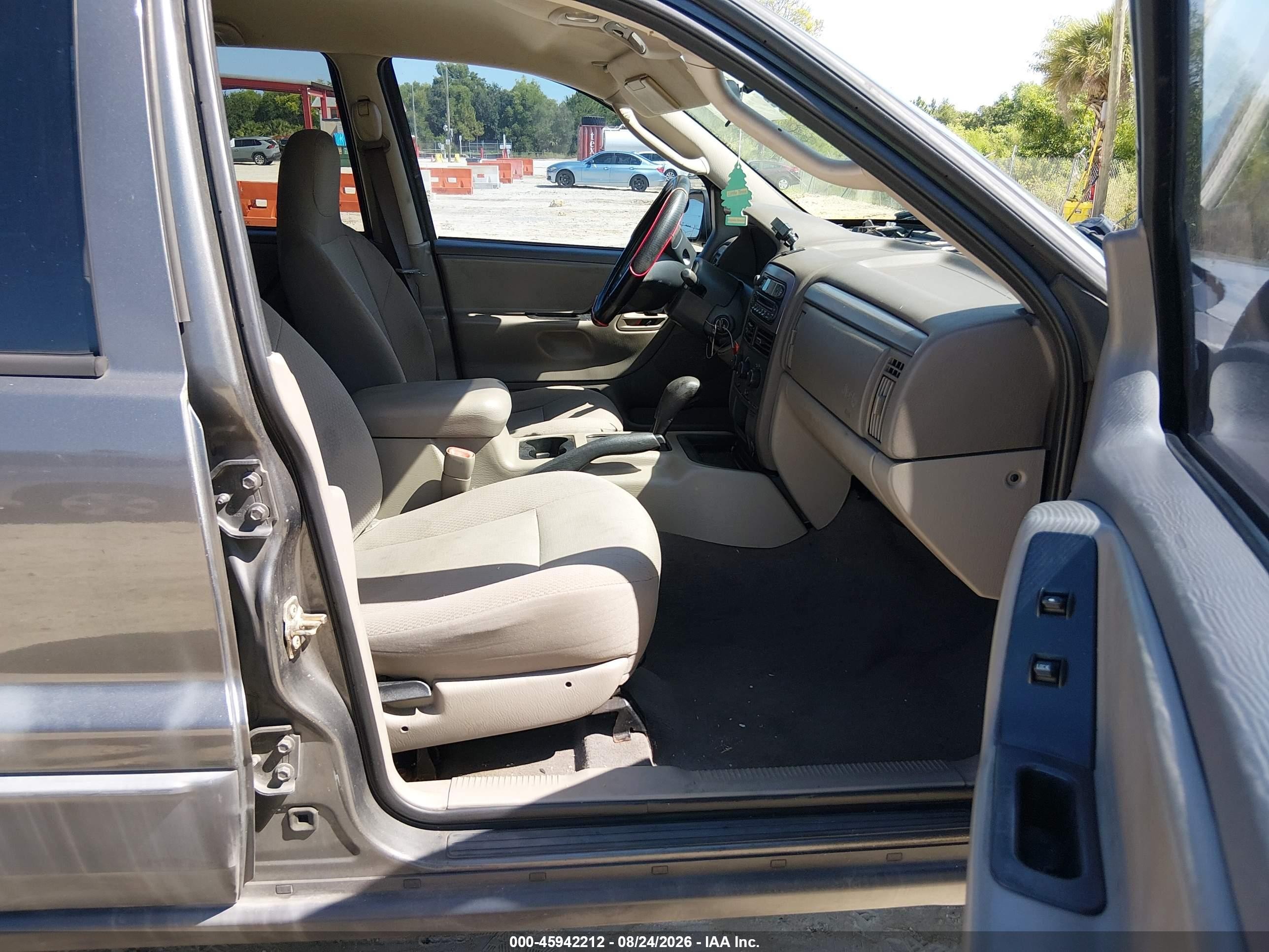 2004 Jeep Grand Cherokee Laredo Серый vin: 1J4GW48S44C427092