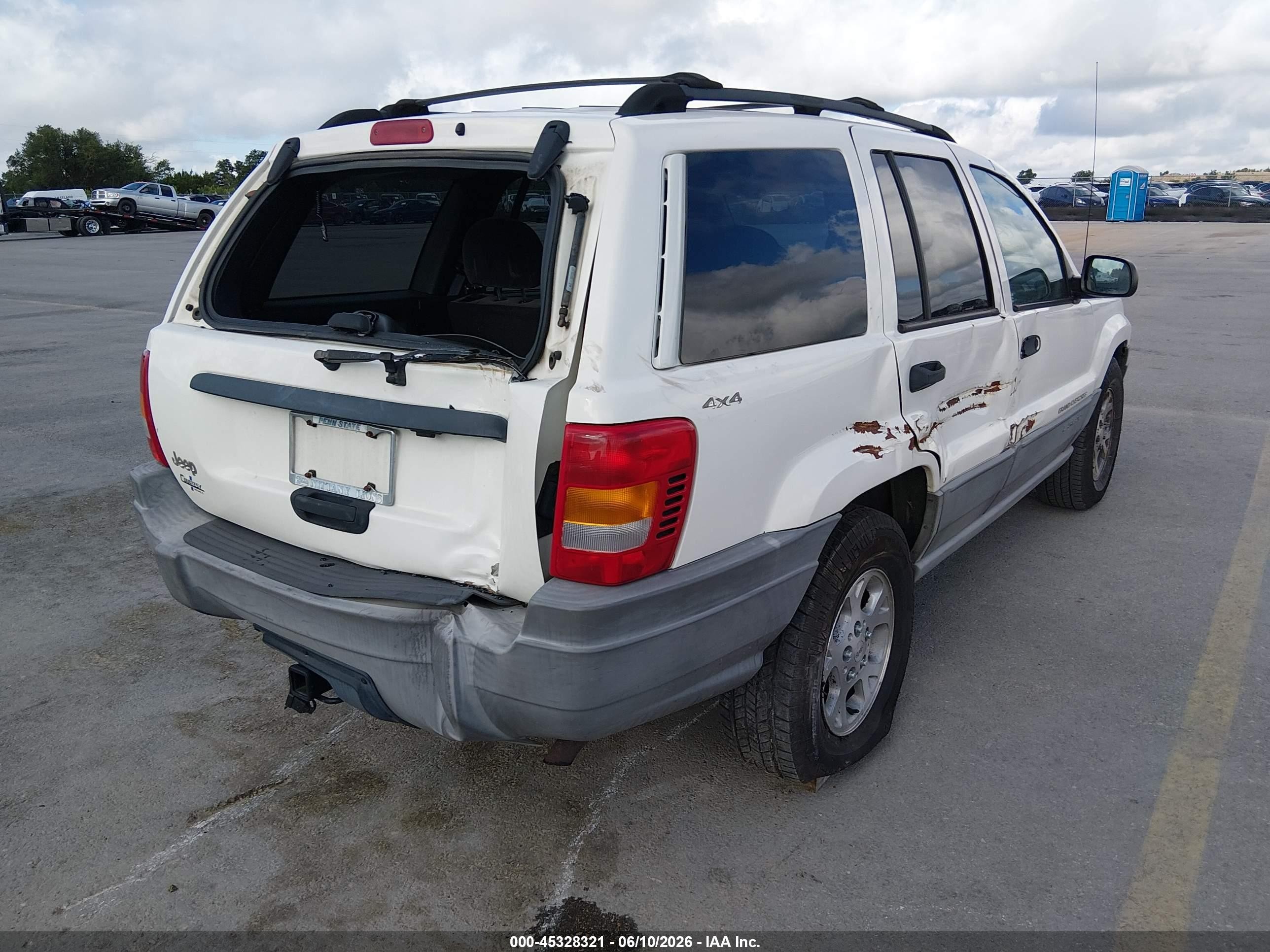 2000 Jeep Grand Cherokee Laredo White vin: 1J4GW48S4YC189539