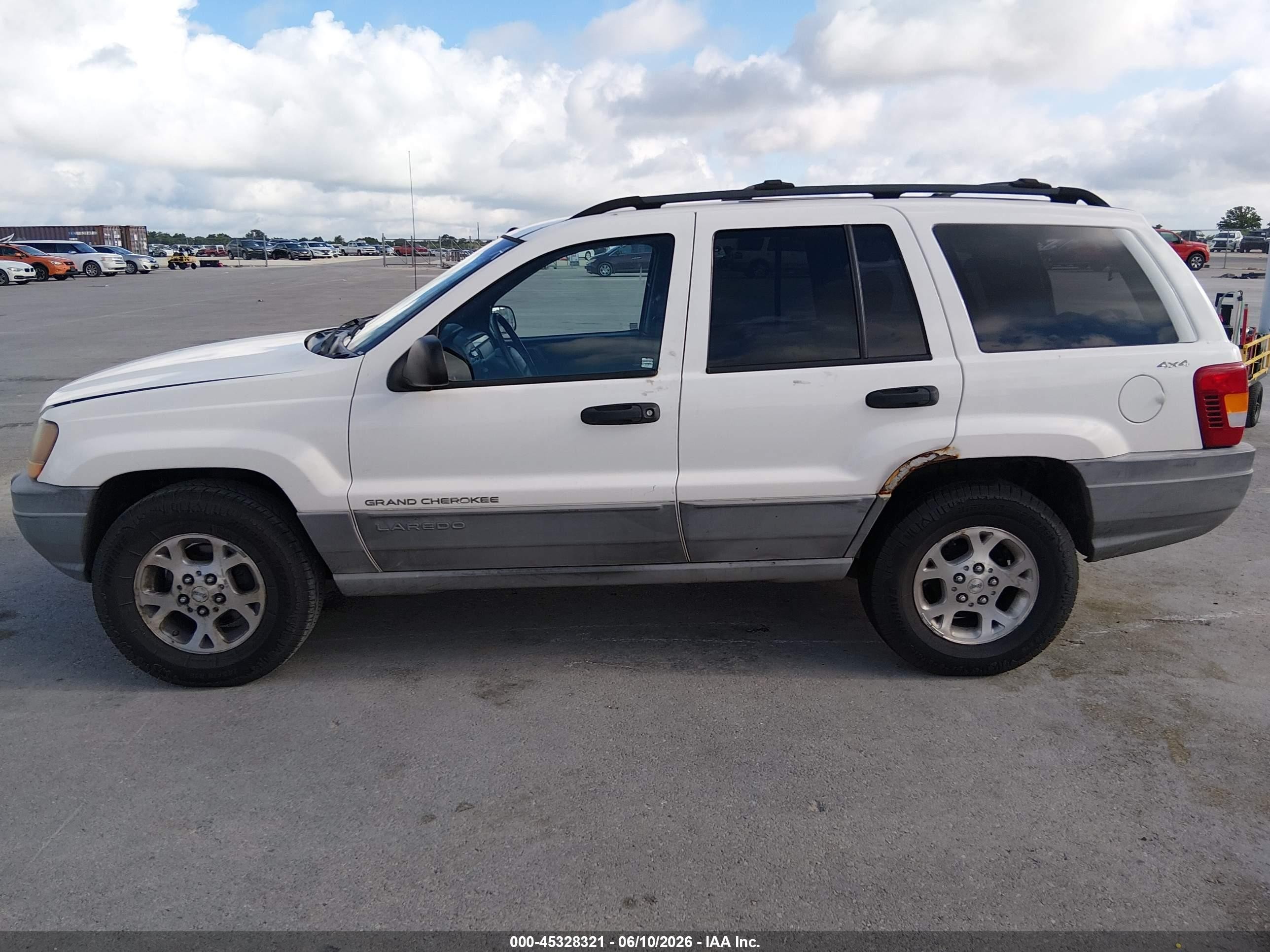 2000 Jeep Grand Cherokee Laredo White vin: 1J4GW48S4YC189539