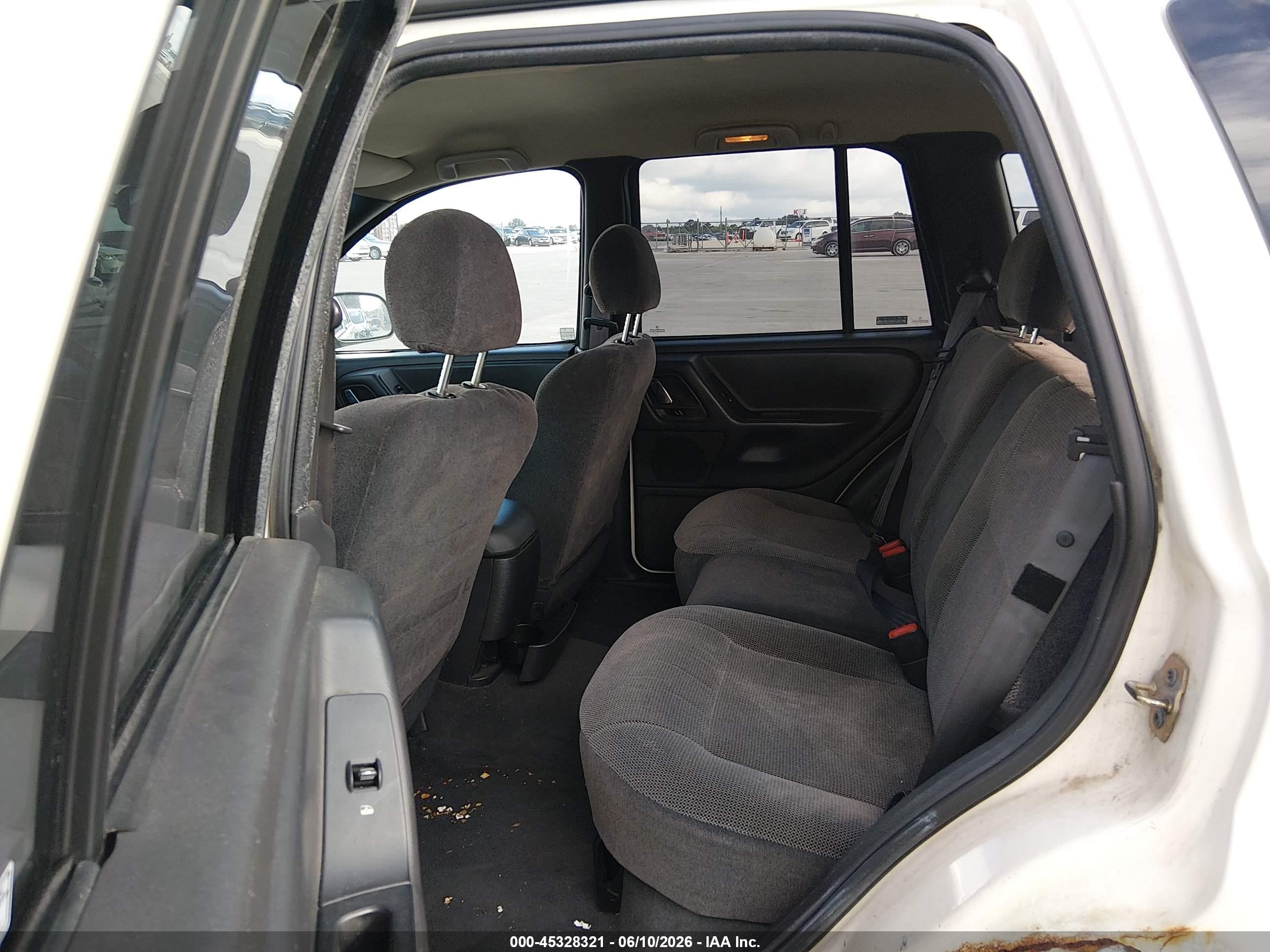 2000 Jeep Grand Cherokee Laredo White vin: 1J4GW48S4YC189539
