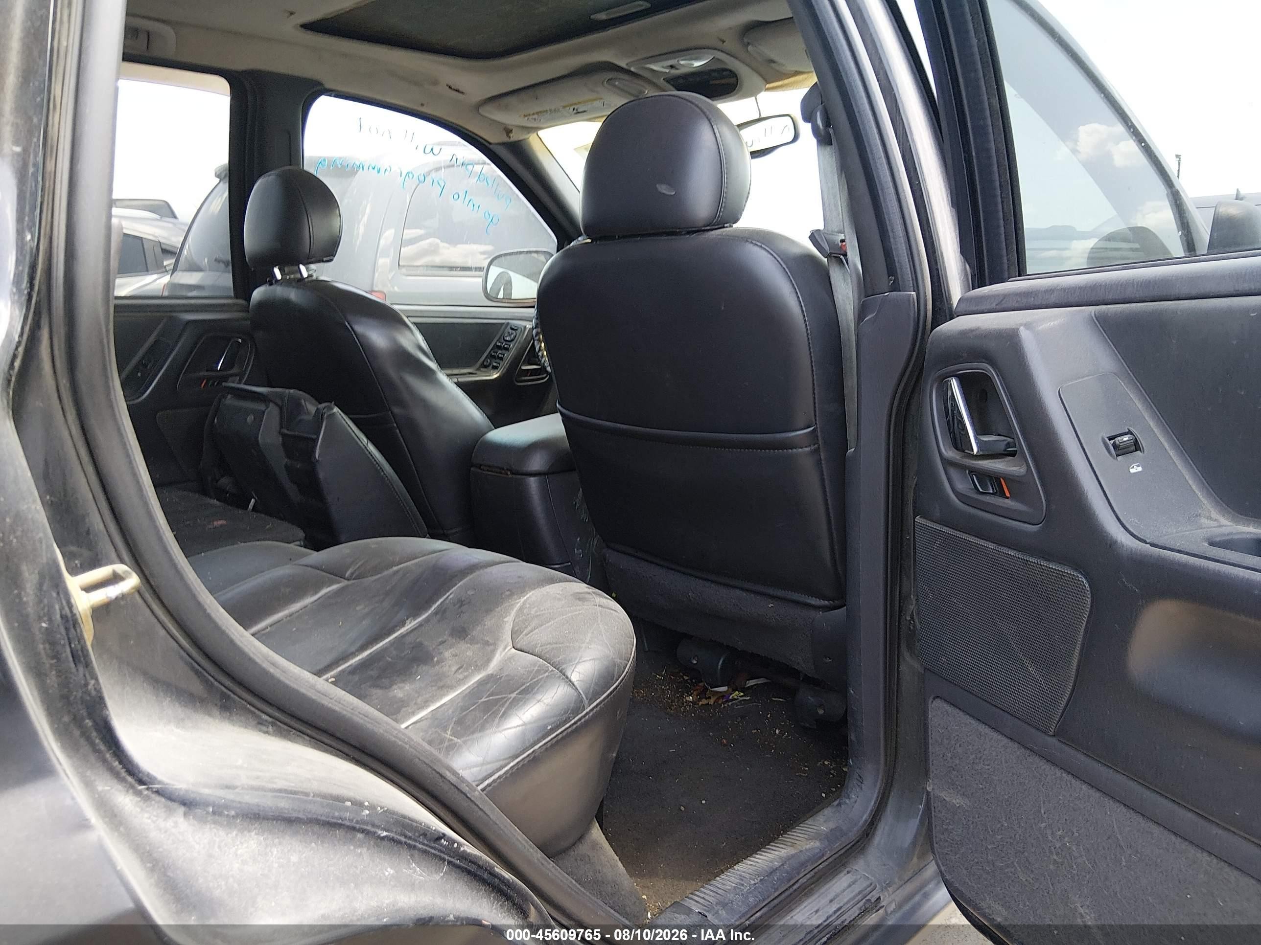 2000 Jeep Grand Cherokee Laredo Black vin: 1J4GW48S4YC324423