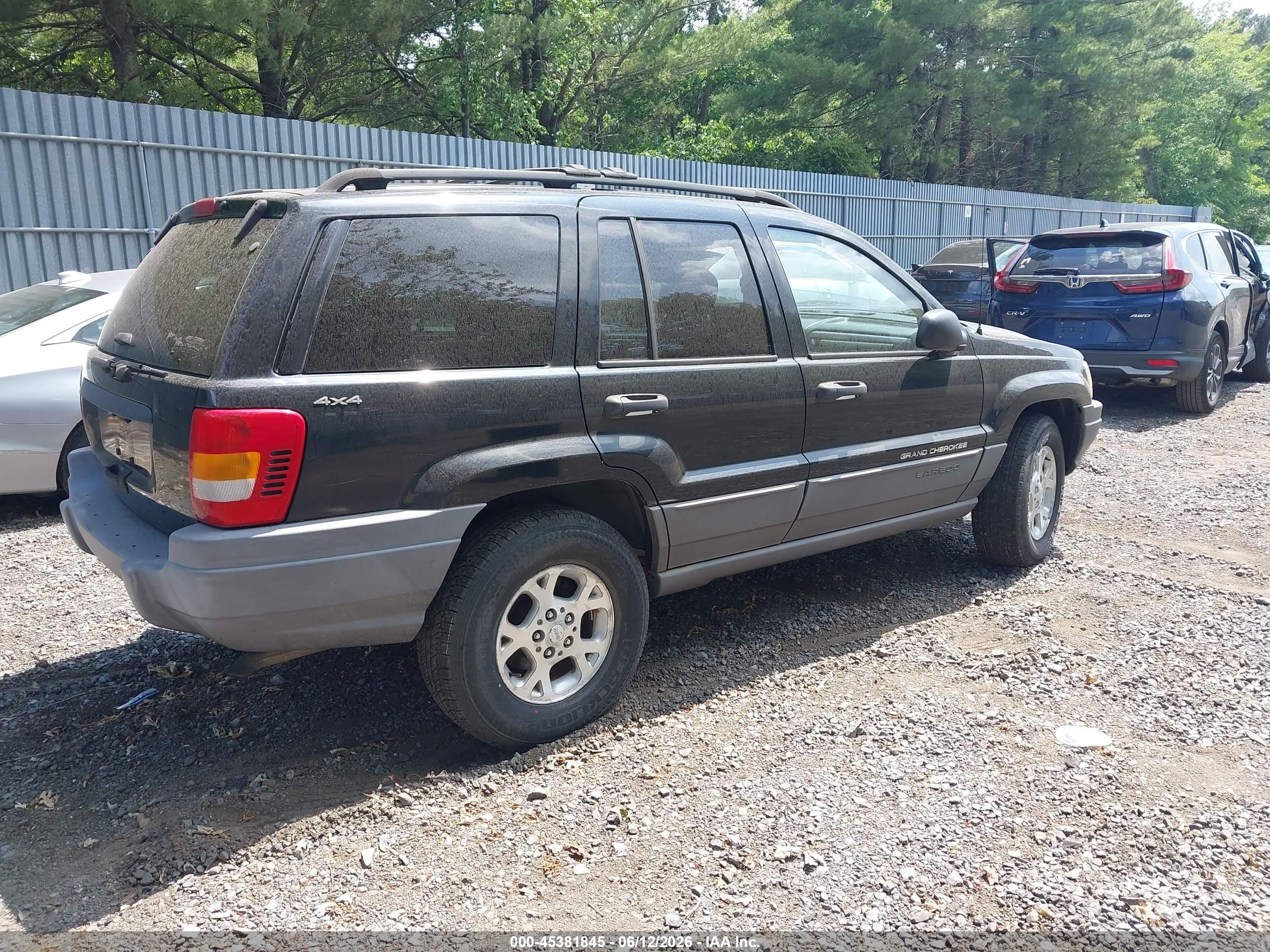 2001 Jeep Grand Cherokee Laredo Черный vin: 1J4GW48S51C594024