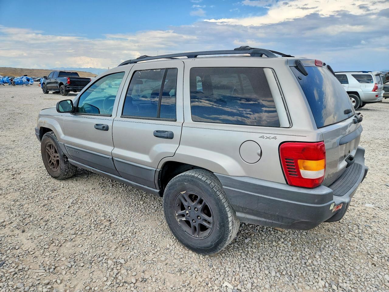 2001 Jeep Grand Cherokee Laredo Silver vin: 1J4GW48S51C599854