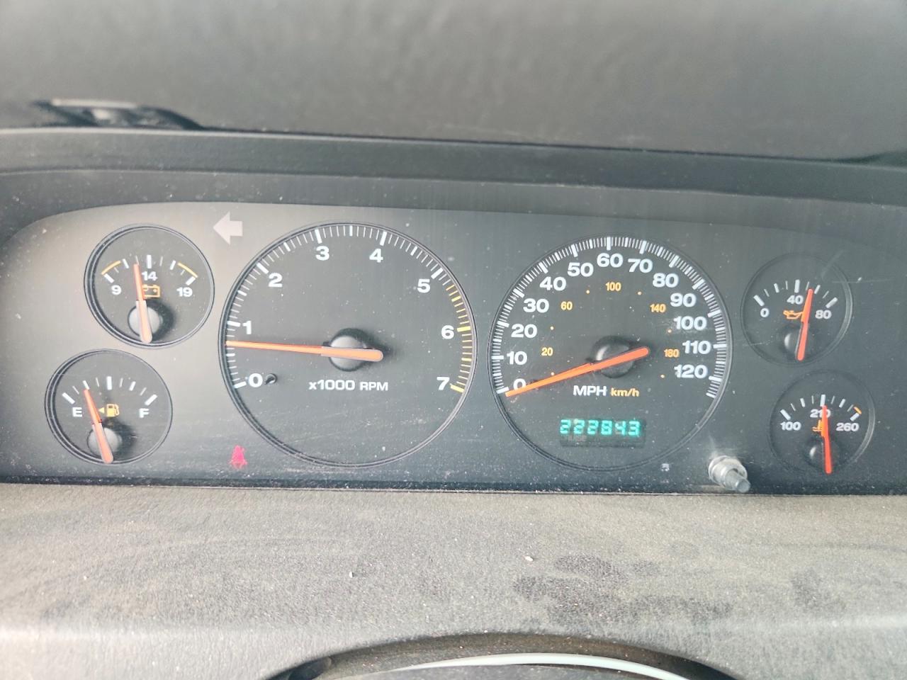 2001 Jeep Grand Cherokee Laredo Silver vin: 1J4GW48S51C599854