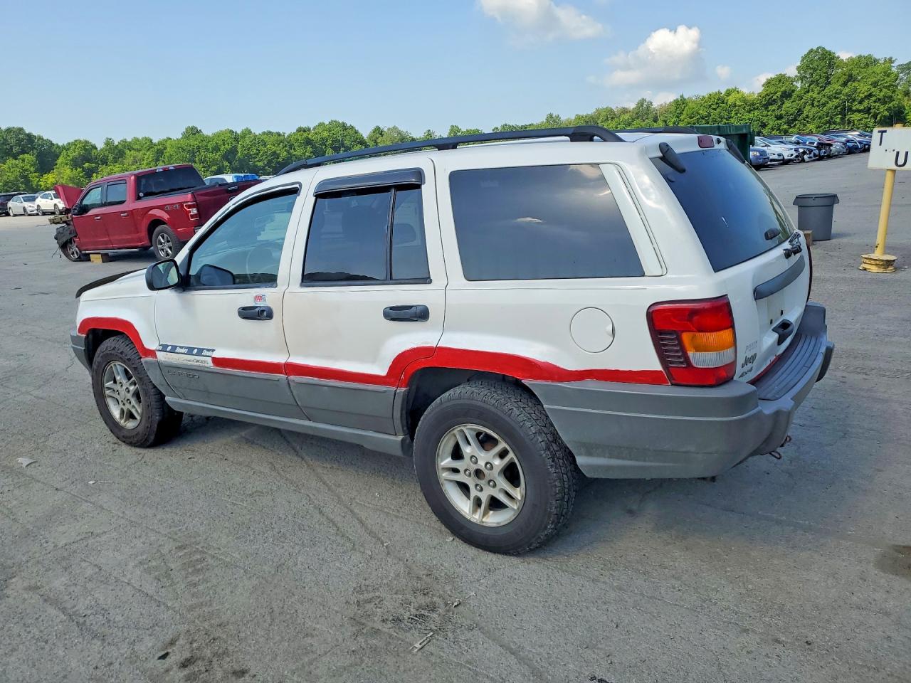 2002 Jeep Grand Cherokee Laredo White vin: 1J4GW48S52C260822
