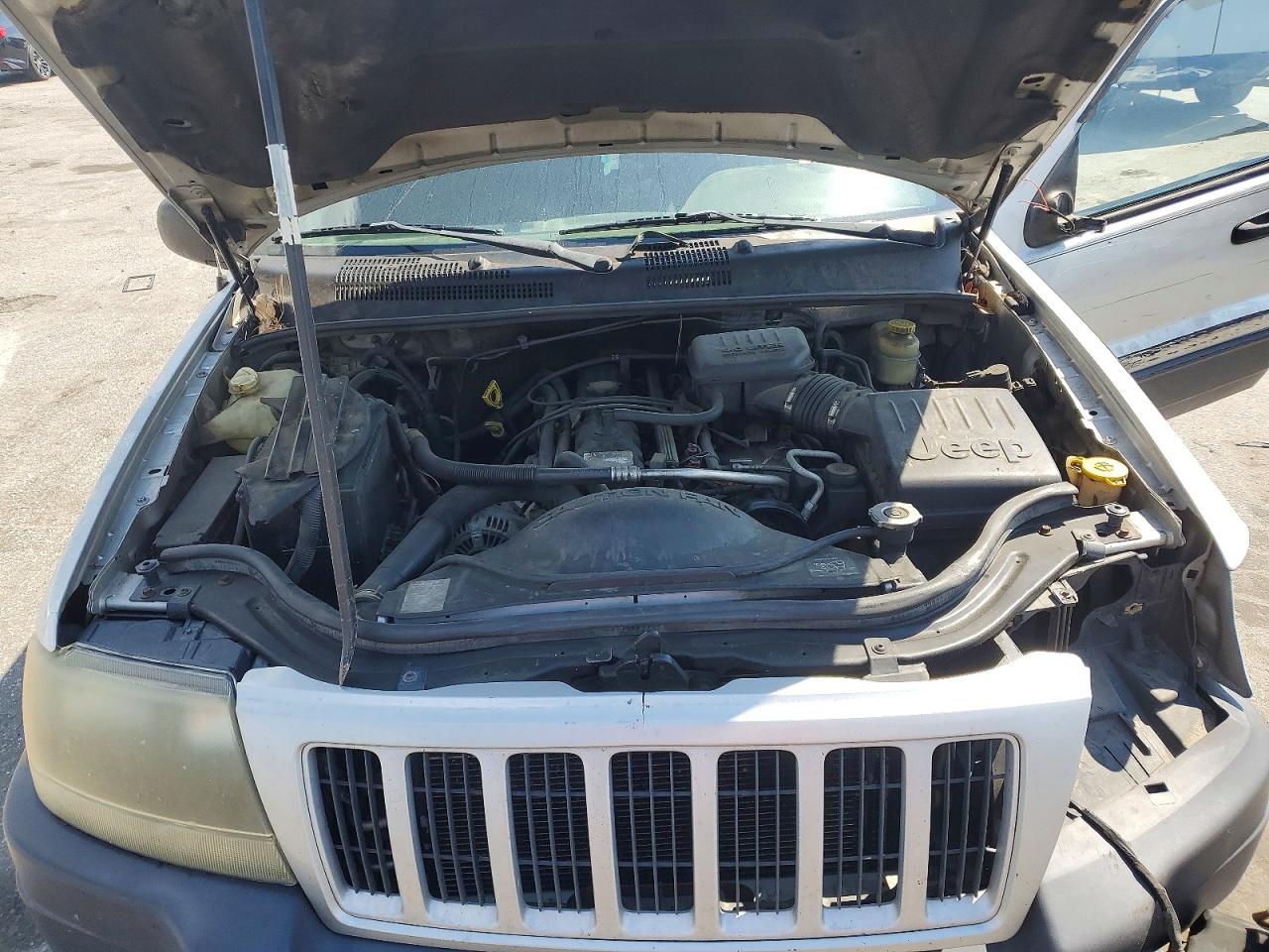 2004 Jeep Grand Cherokee Laredo Silver vin: 1J4GW48S54C301971
