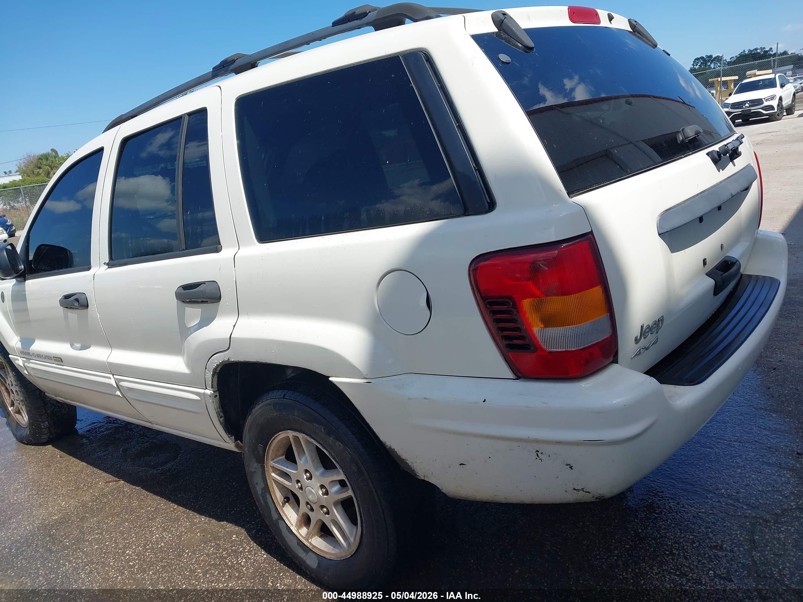 2004 Jeep Grand Cherokee Laredo White vin: 1J4GW48S54C330385