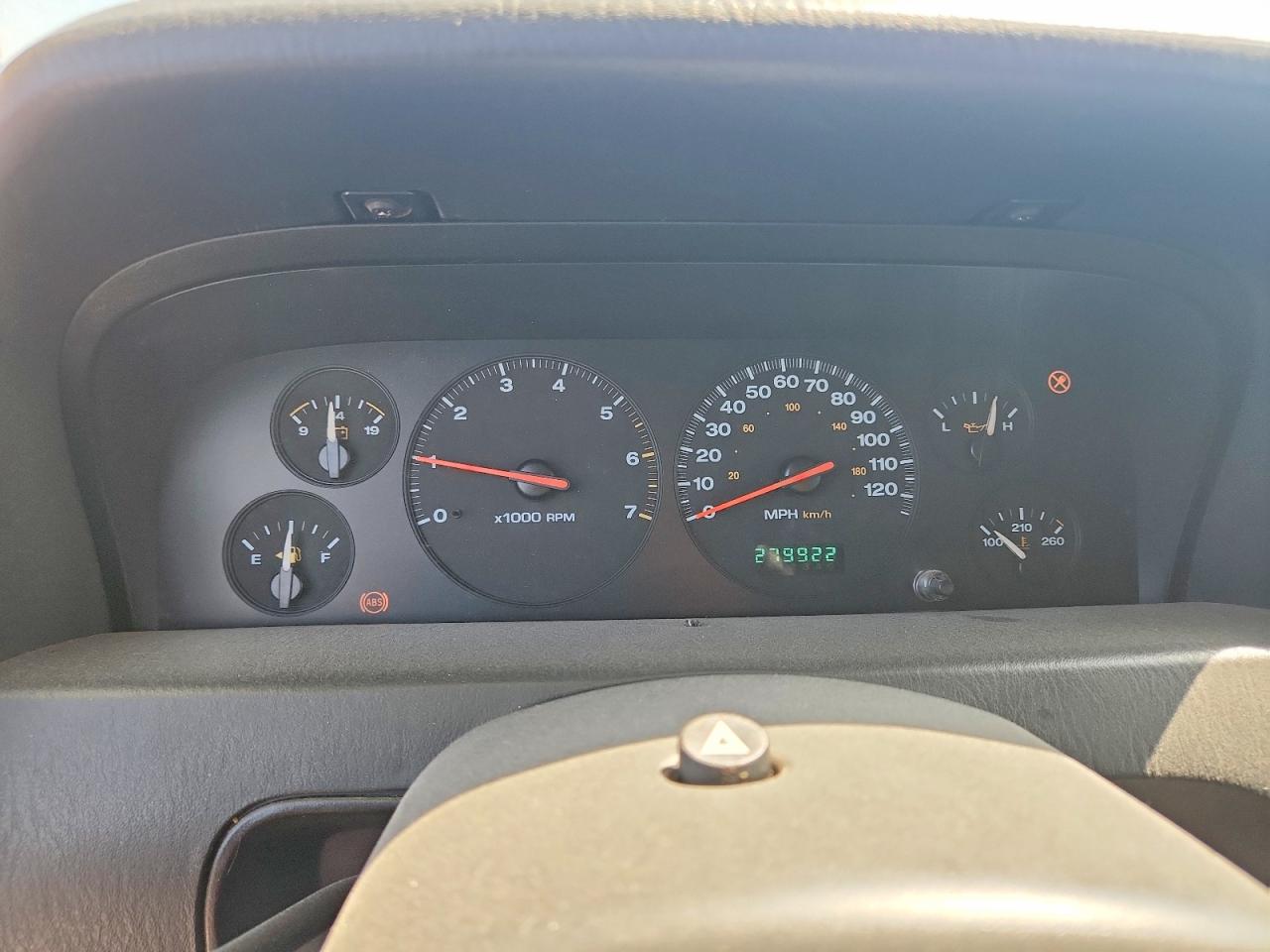 2002 Jeep Grand Cherokee Laredo Gray vin: 1J4GW48S62C223679