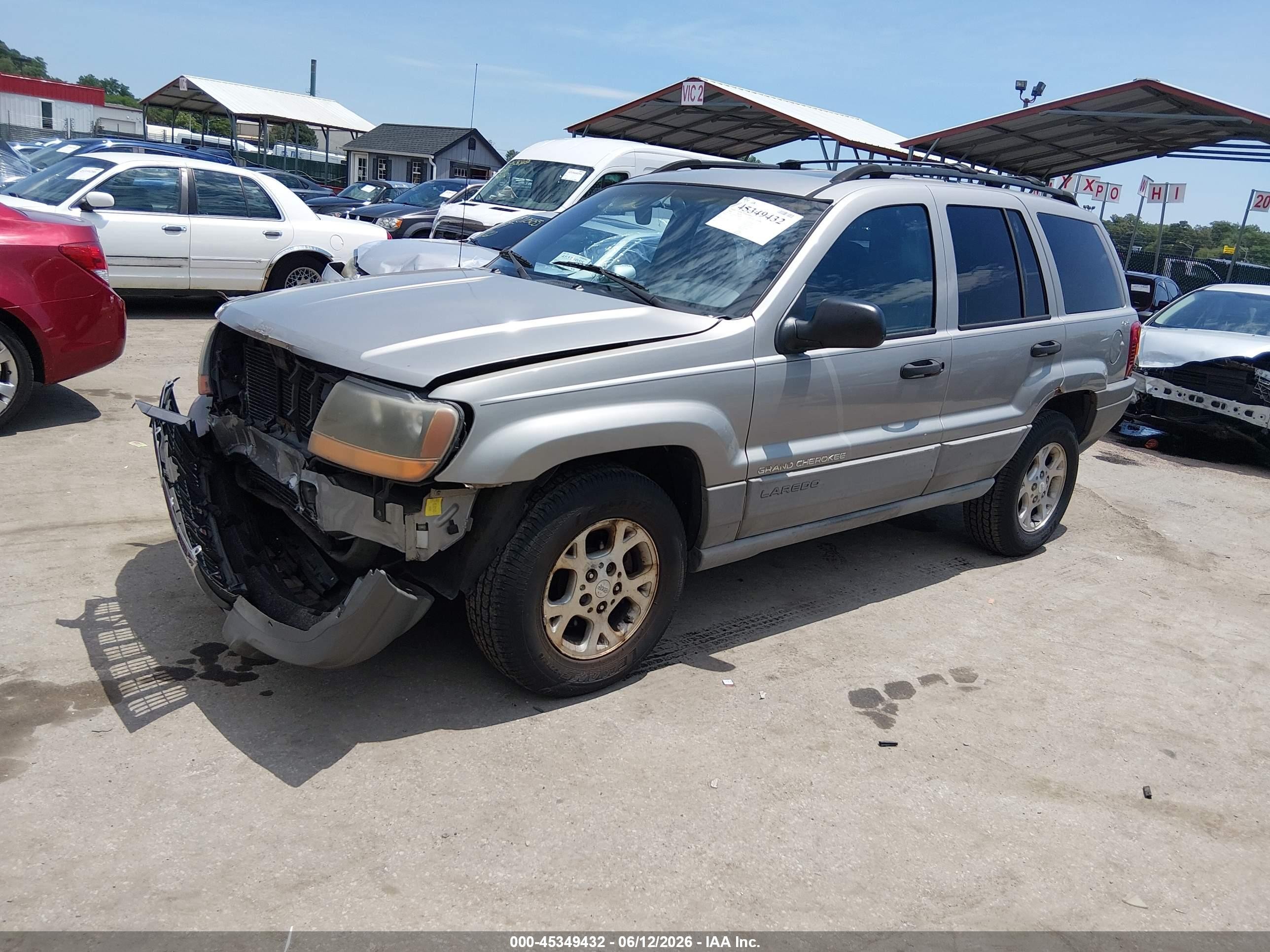 2000 Jeep Grand Cherokee Laredo Gray vin: 1J4GW48S6YC239647
