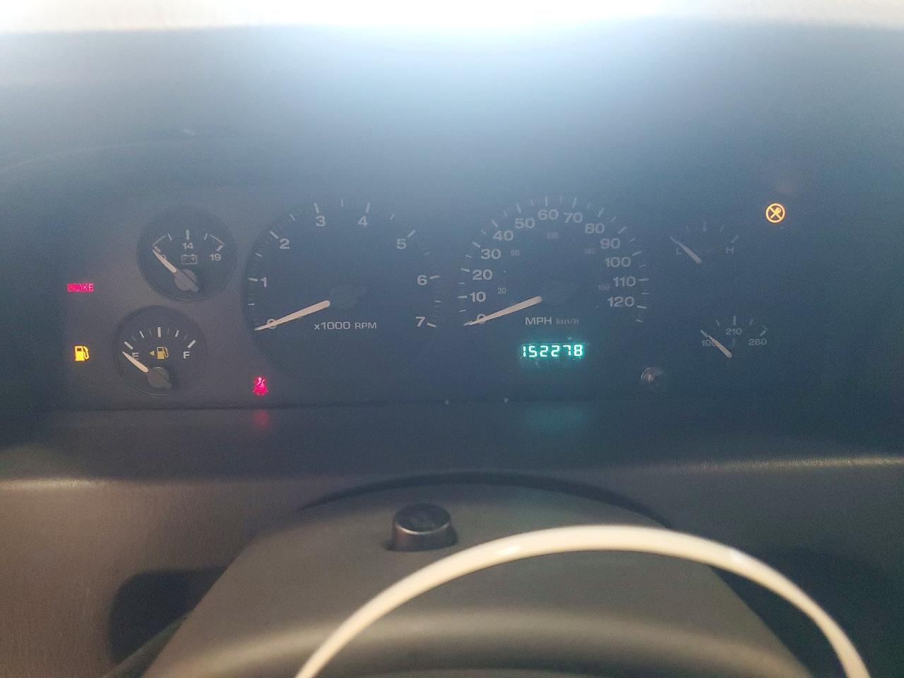 2004 Jeep Grand Cherokee Laredo Silver vin: 1J4GW48S74C133881