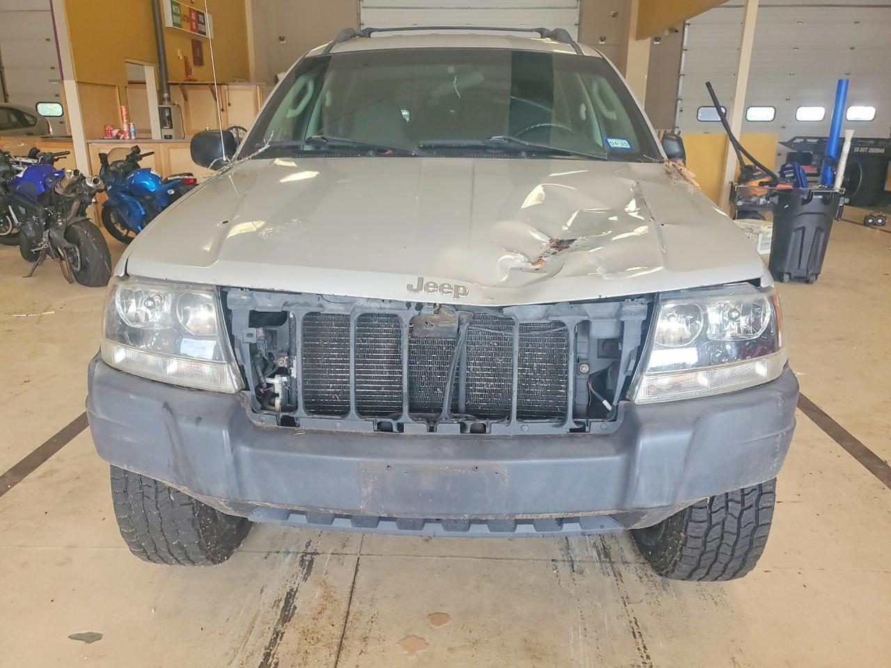 2004 Jeep Grand Cherokee Laredo Silver vin: 1J4GW48S74C133881