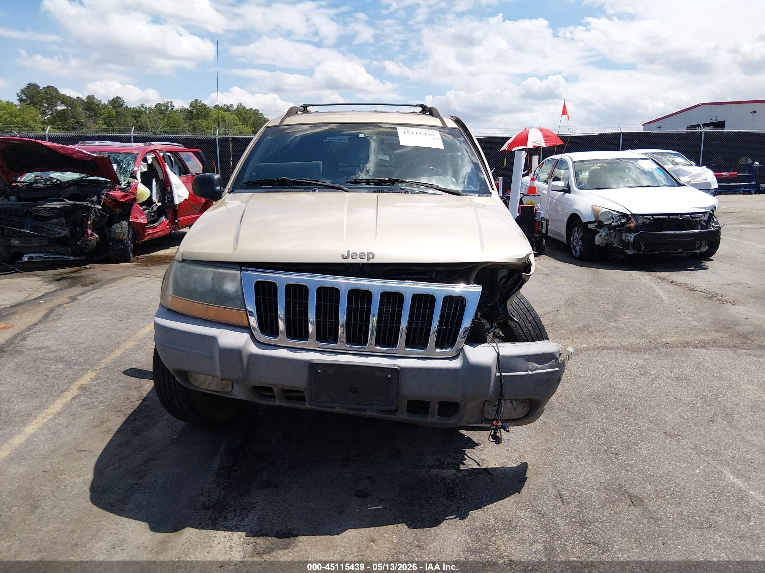 2000 Jeep Grand Cherokee Laredo Gold vin: 1J4GW48S7YC248924