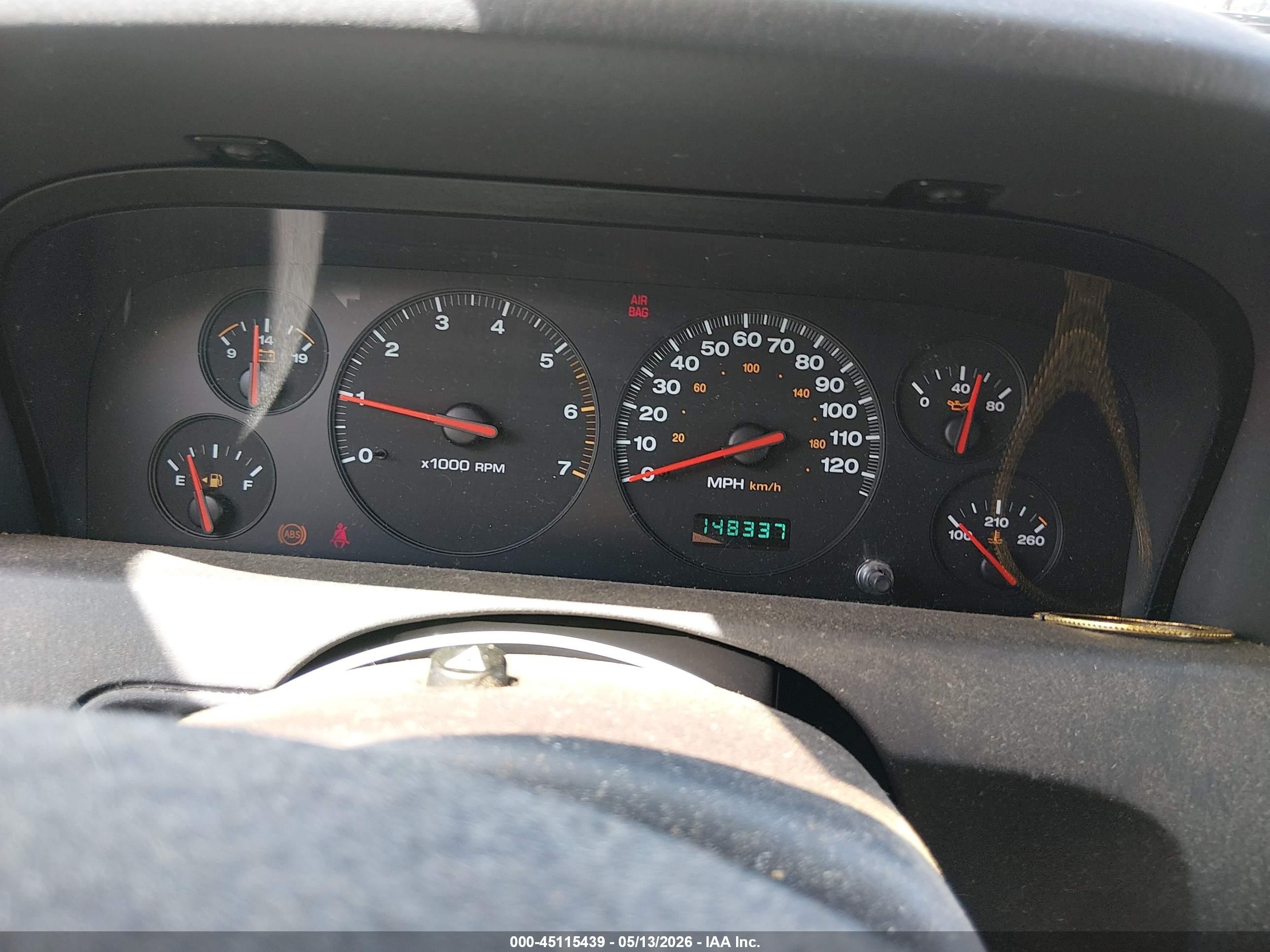 2000 Jeep Grand Cherokee Laredo Gold vin: 1J4GW48S7YC248924