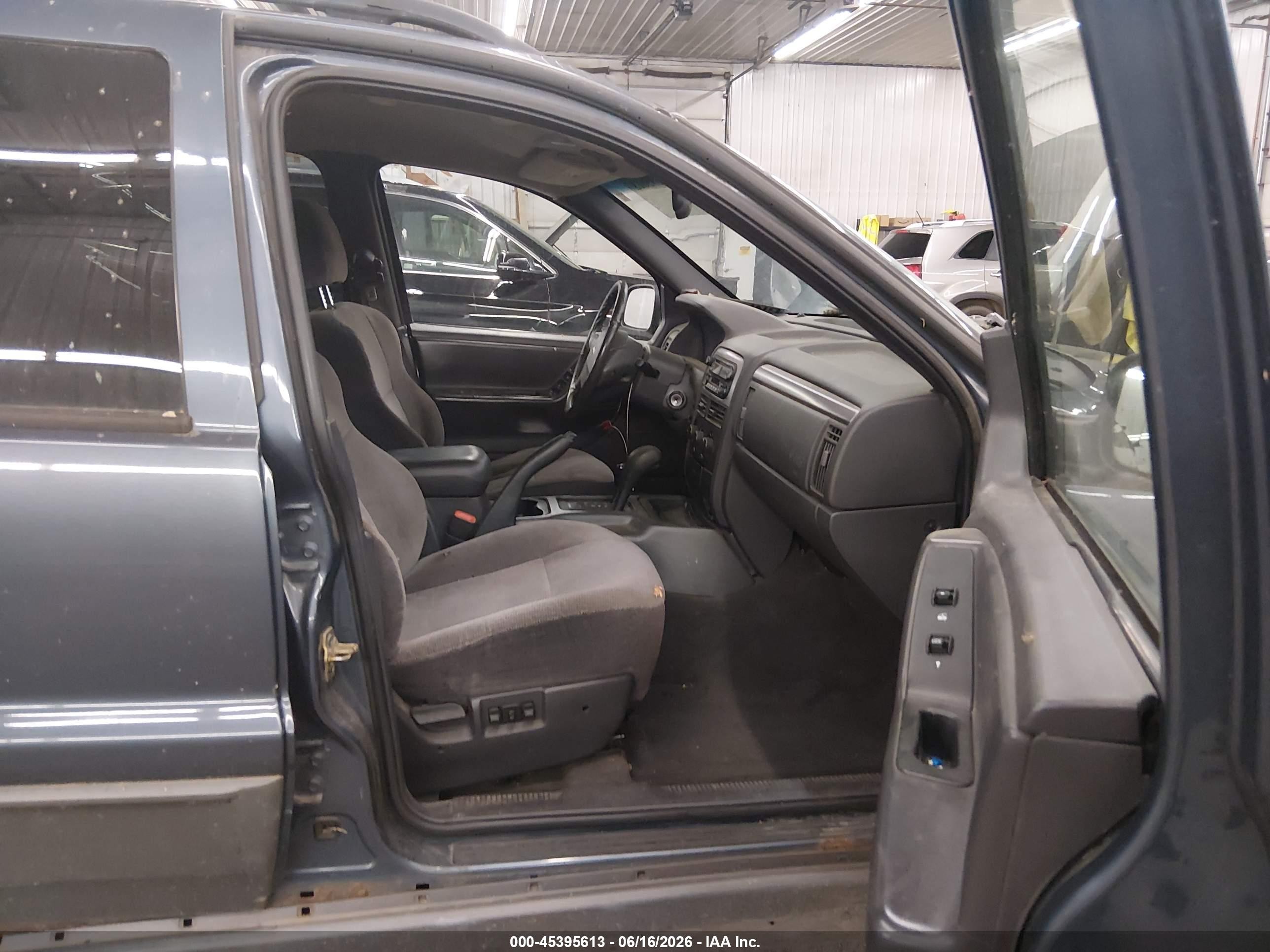 2001 Jeep Grand Cherokee Laredo Синий vin: 1J4GW48S81C697065