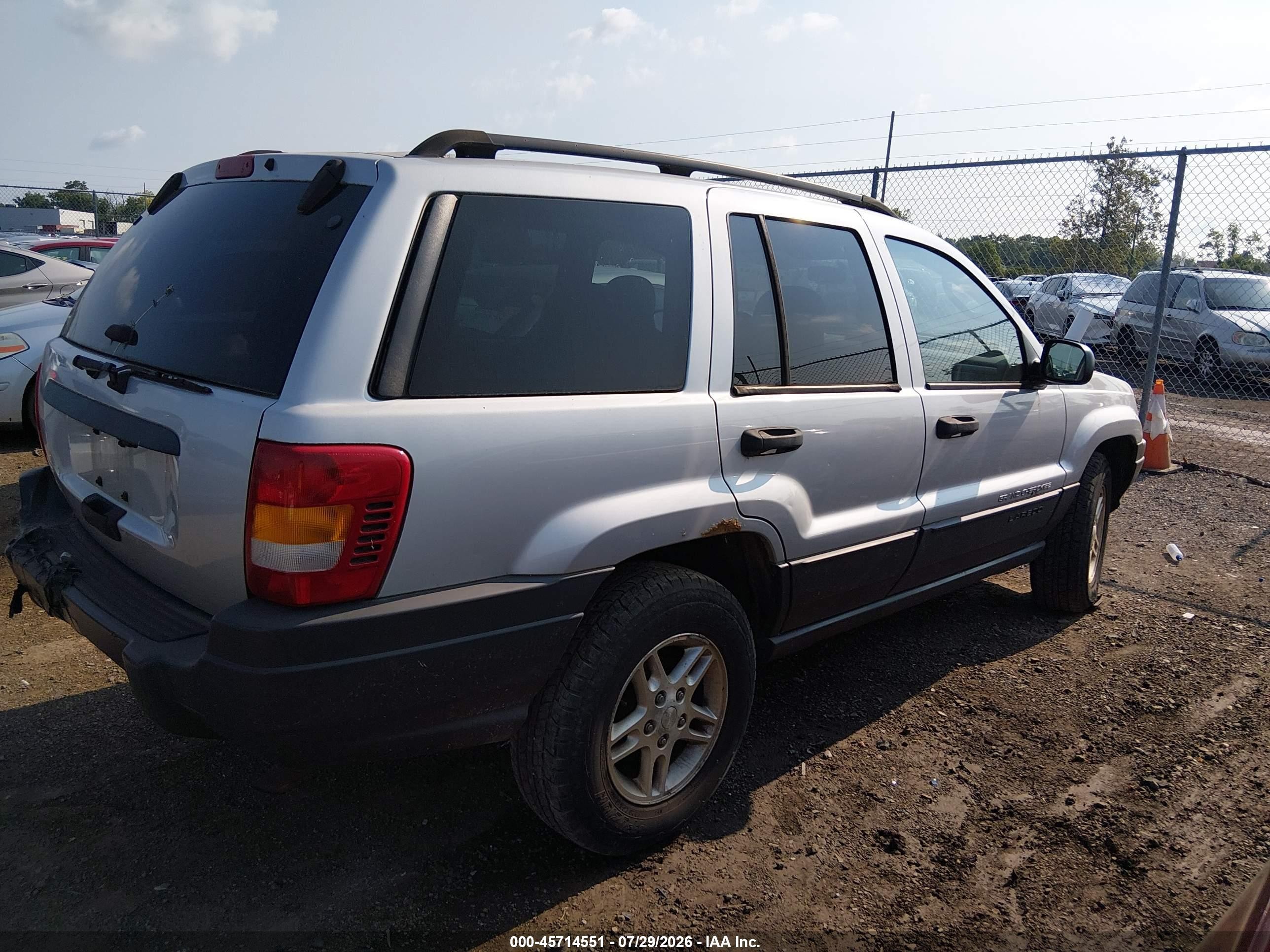 2003 Jeep Grand Cherokee Laredo Silver vin: 1J4GW48S83C564003