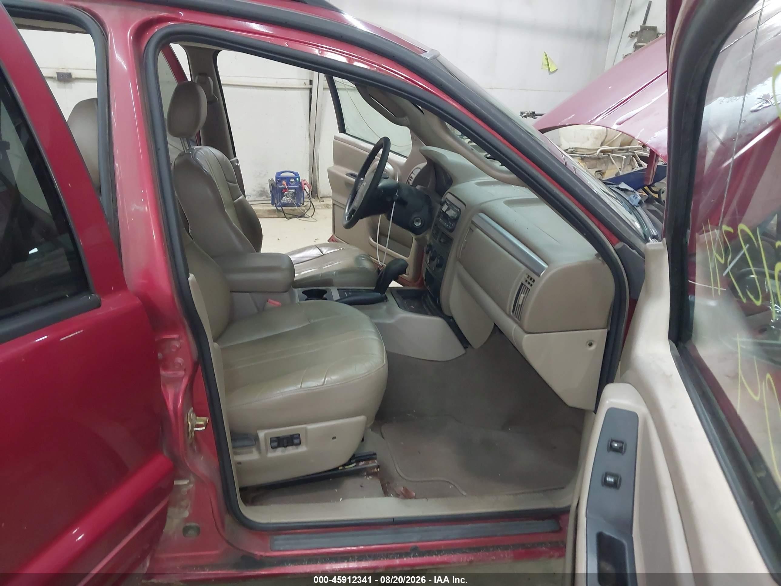 2004 Jeep Grand Cherokee Laredo Red vin: 1J4GW48S84C141813