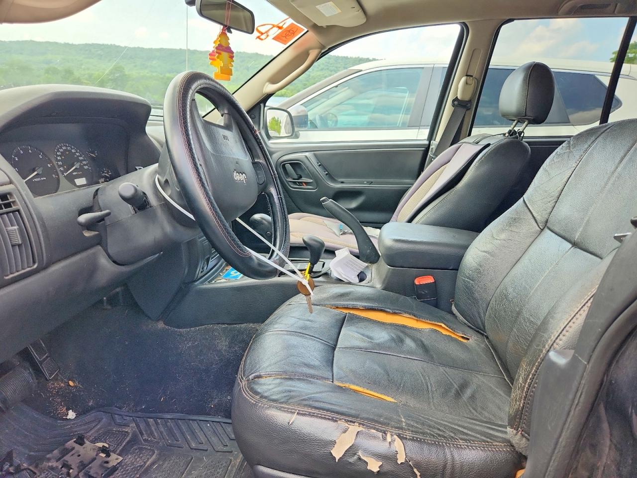 2004 Jeep Grand Cherokee Laredo Black vin: 1J4GW48S84C312866