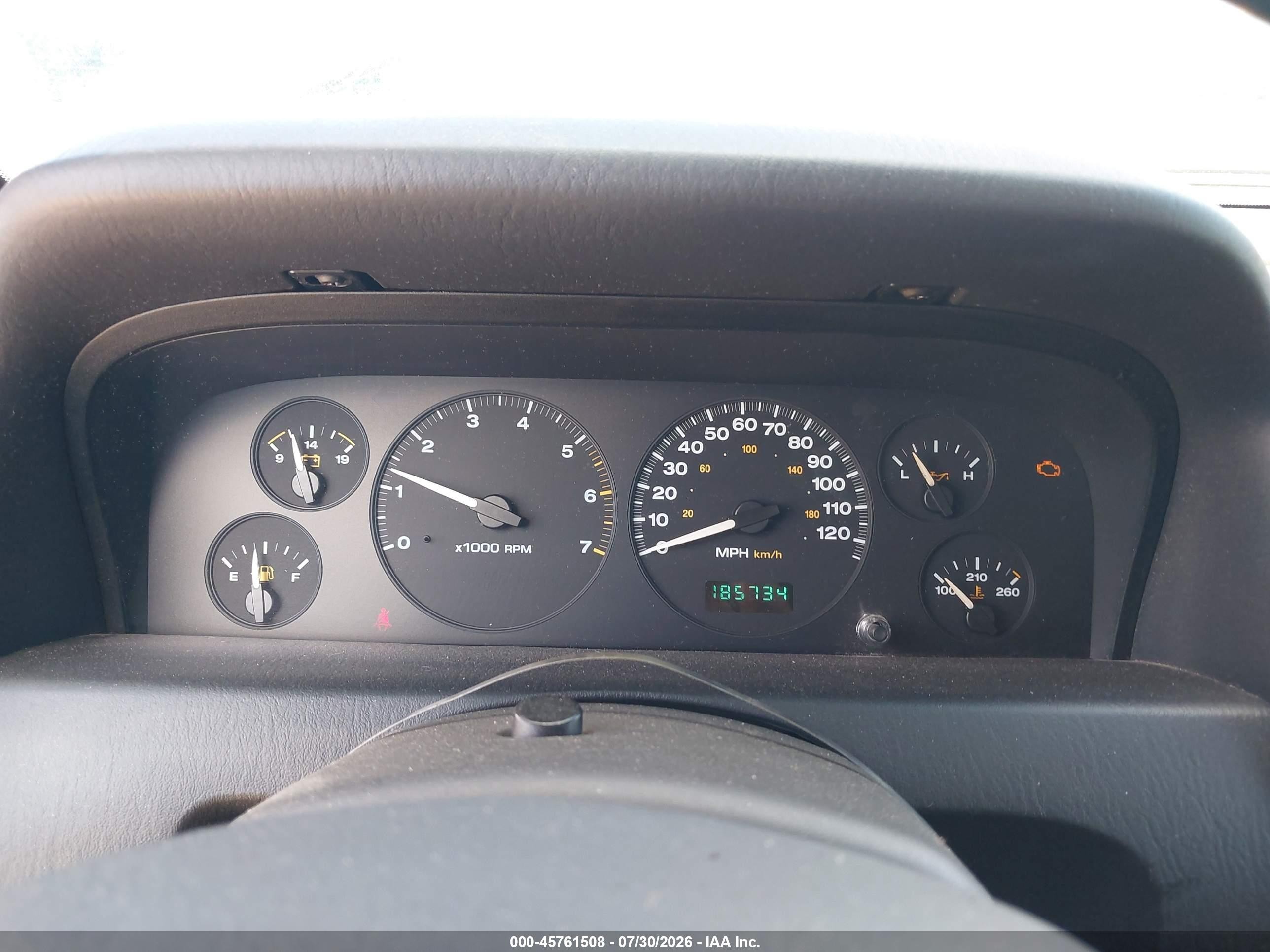 2004 Jeep Grand Cherokee Laredo Gold vin: 1J4GW48S94C354902