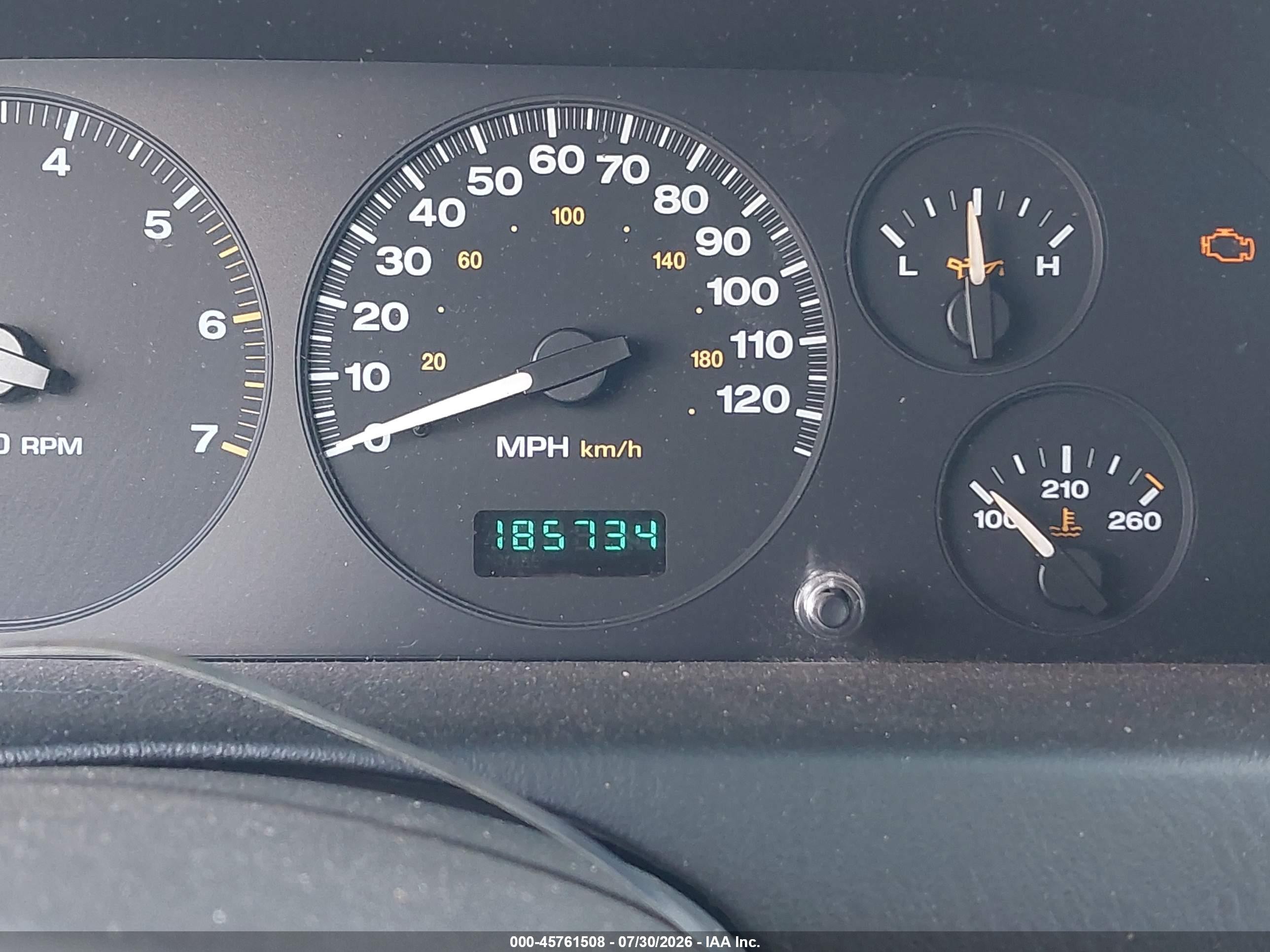 2004 Jeep Grand Cherokee Laredo Gold vin: 1J4GW48S94C354902