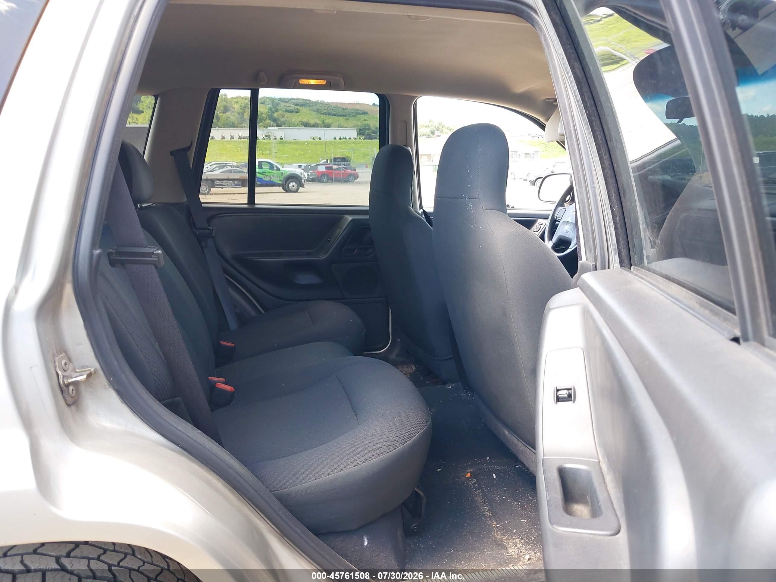 2004 Jeep Grand Cherokee Laredo Gold vin: 1J4GW48S94C354902