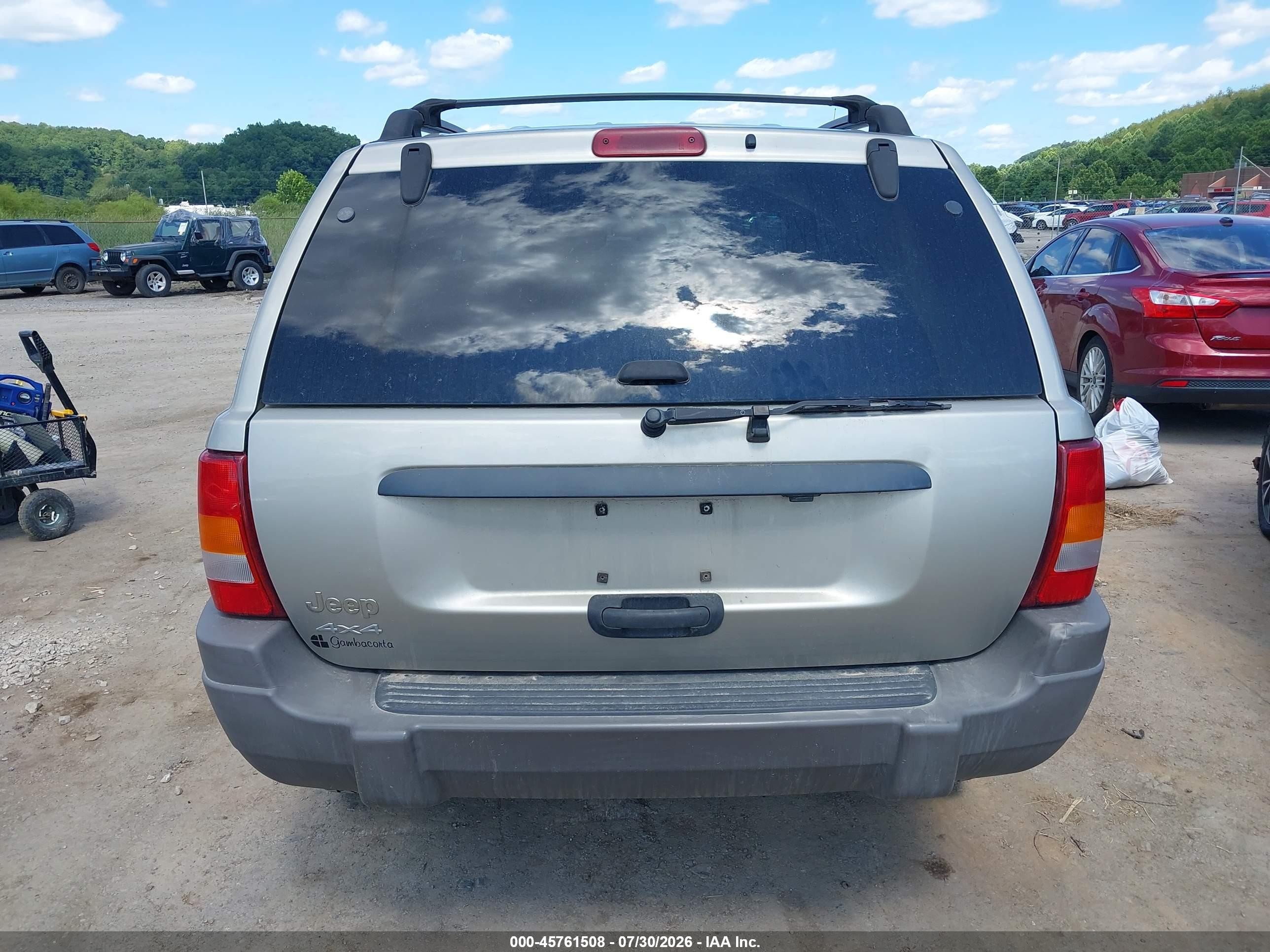 2004 Jeep Grand Cherokee Laredo Gold vin: 1J4GW48S94C354902