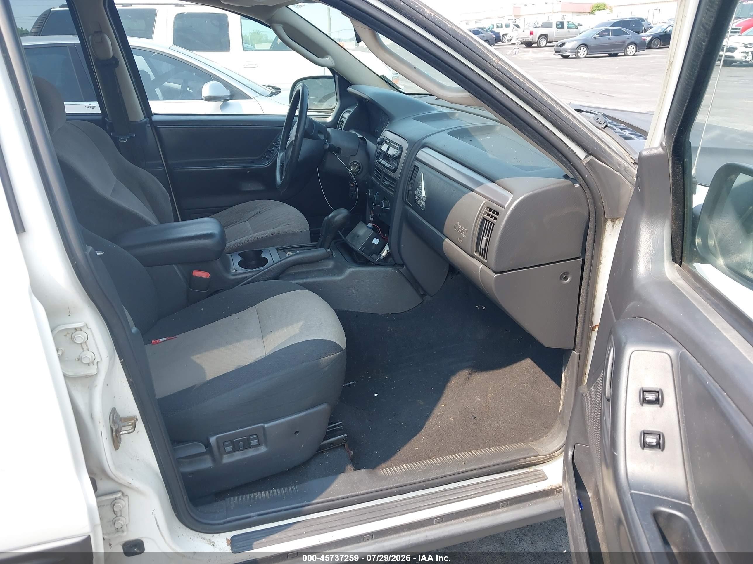 2004 Jeep Grand Cherokee Laredo White vin: 1J4GW48S94C427671