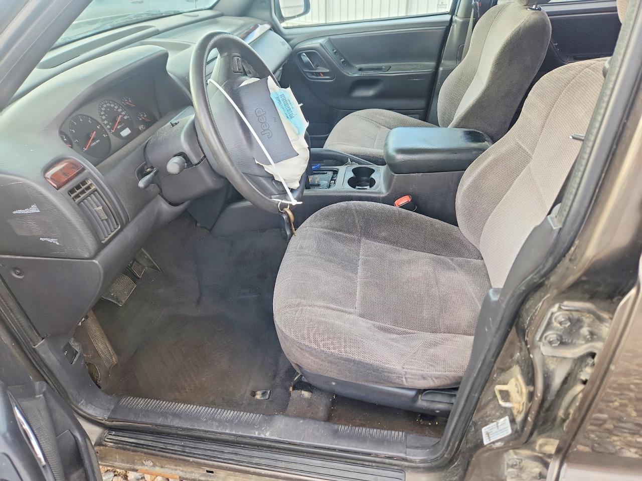 2000 Jeep Grand Cherokee Laredo Gray vin: 1J4GW48S9YC307925