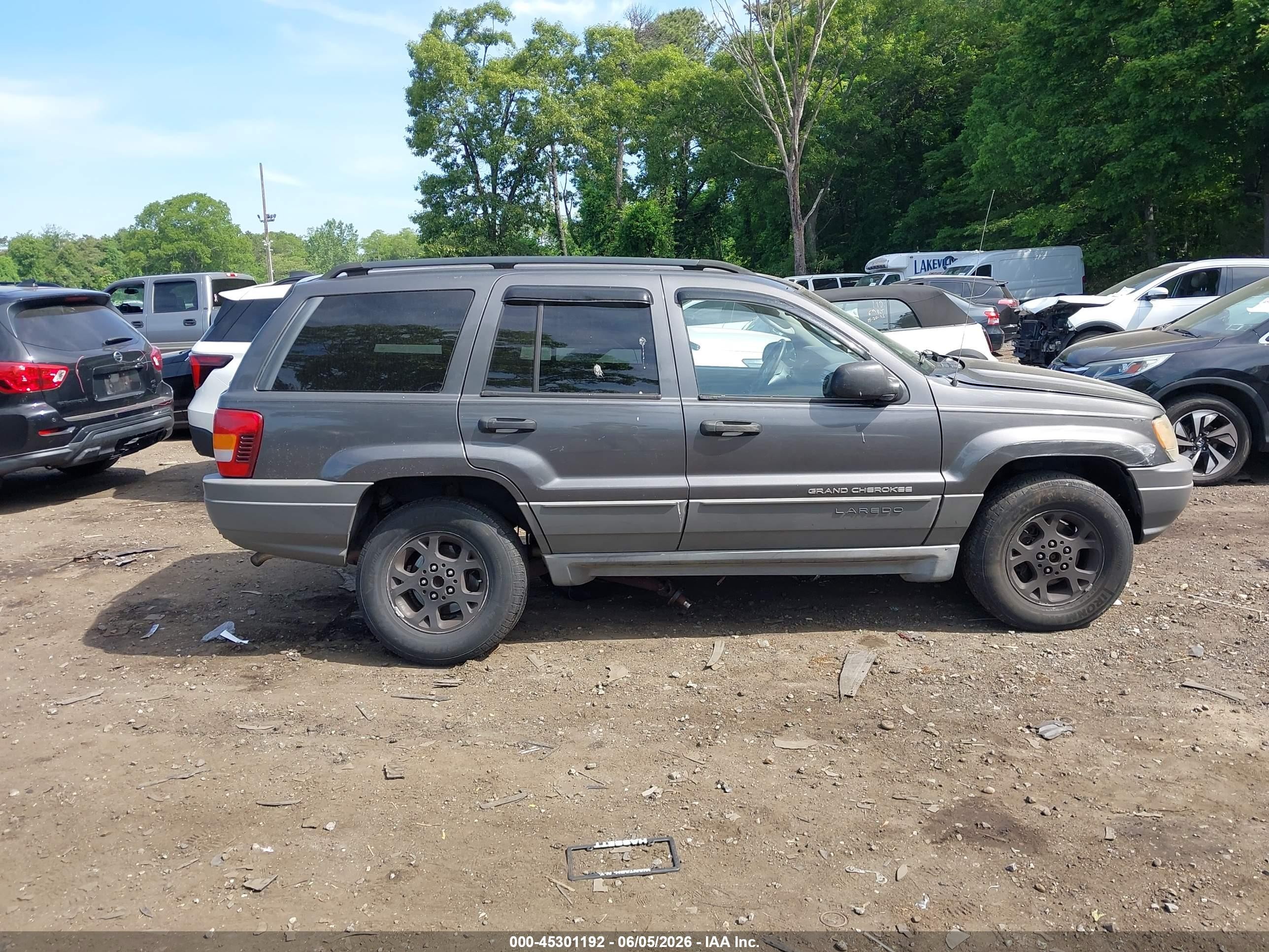 2002 Jeep Grand Cherokee Laredo Black vin: 1J4GW48SX2C174633