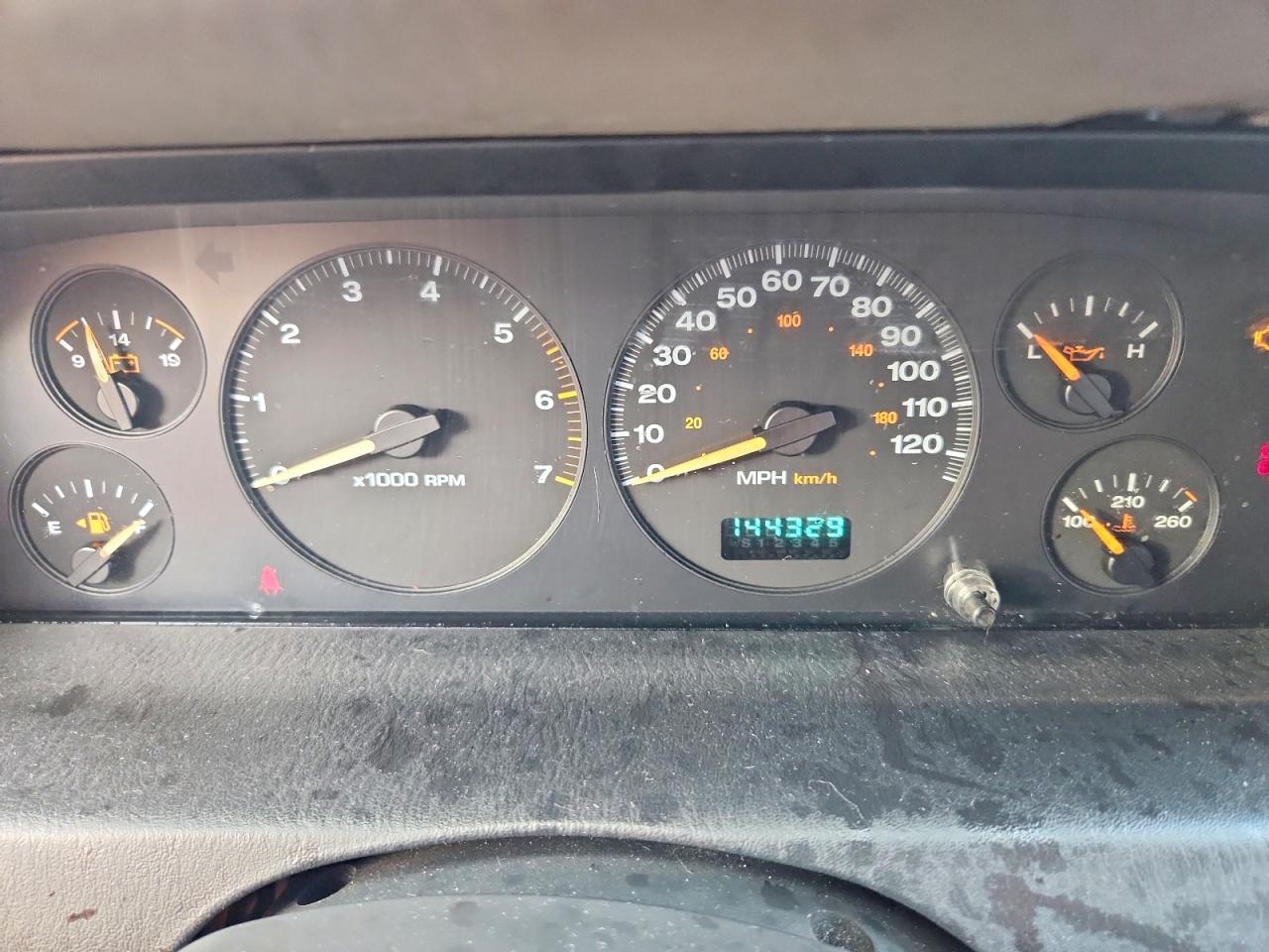 2003 Jeep Grand Cherokee Laredo Red vin: 1J4GW48SX3C544769
