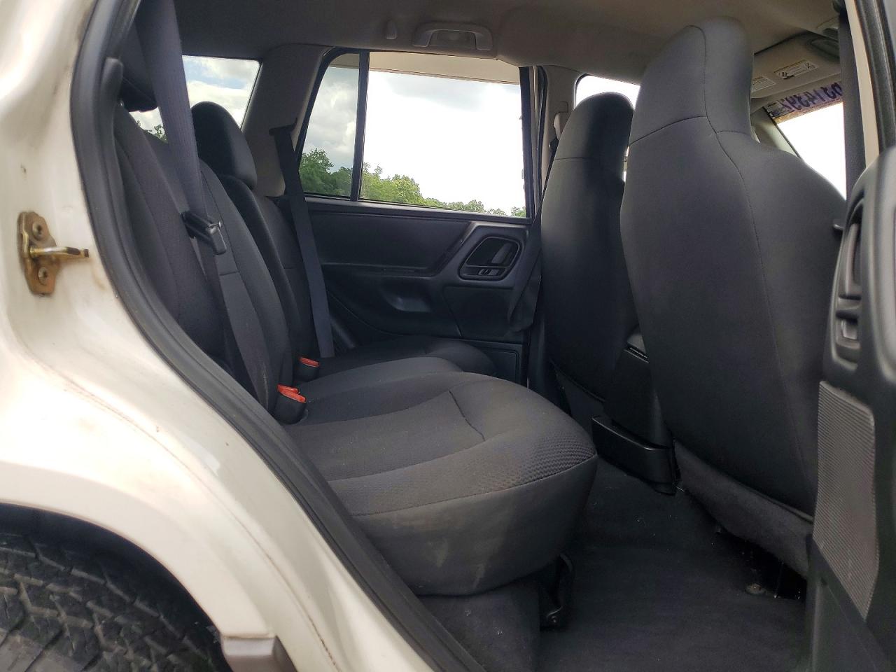 2003 Jeep Grand Cherokee Laredo White vin: 1J4GW48SX3C605828