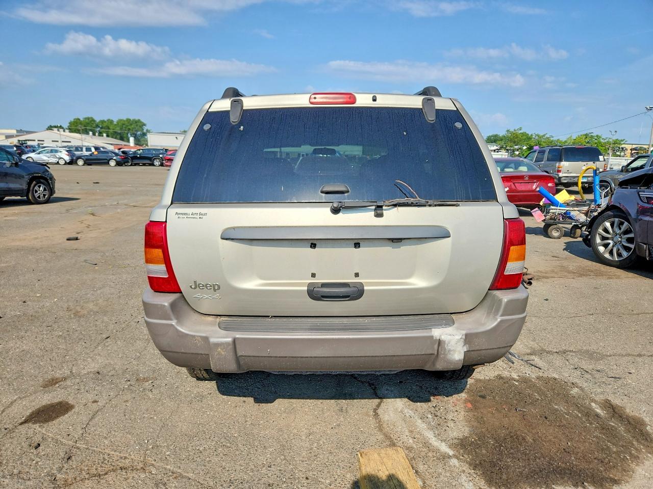 2004 Jeep Grand Cherokee Laredo Silver vin: 1J4GW48SX4C290580