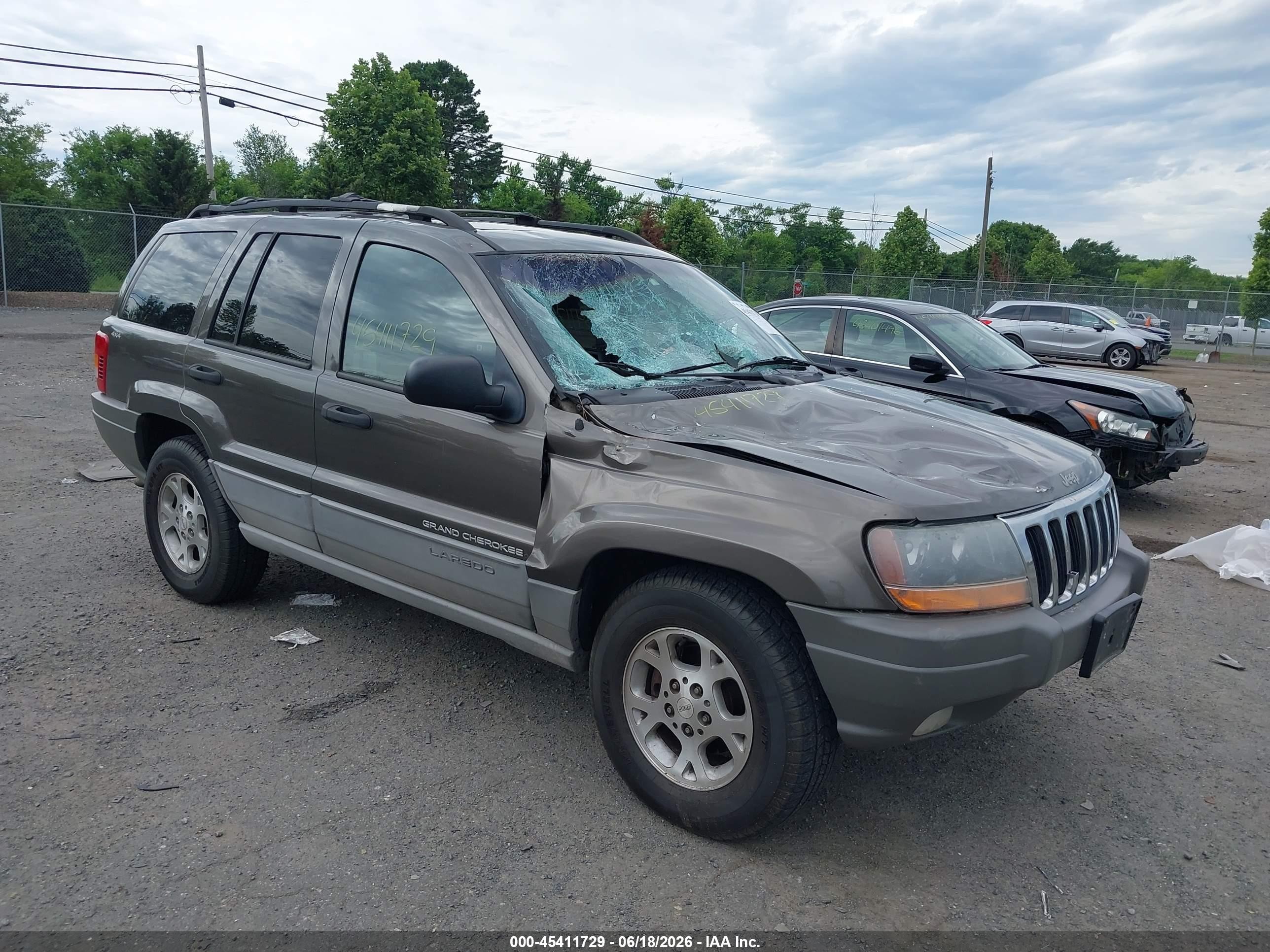 1999 Jeep Grand Cherokee Laredo Gray vin: 1J4GW58N2XC730375